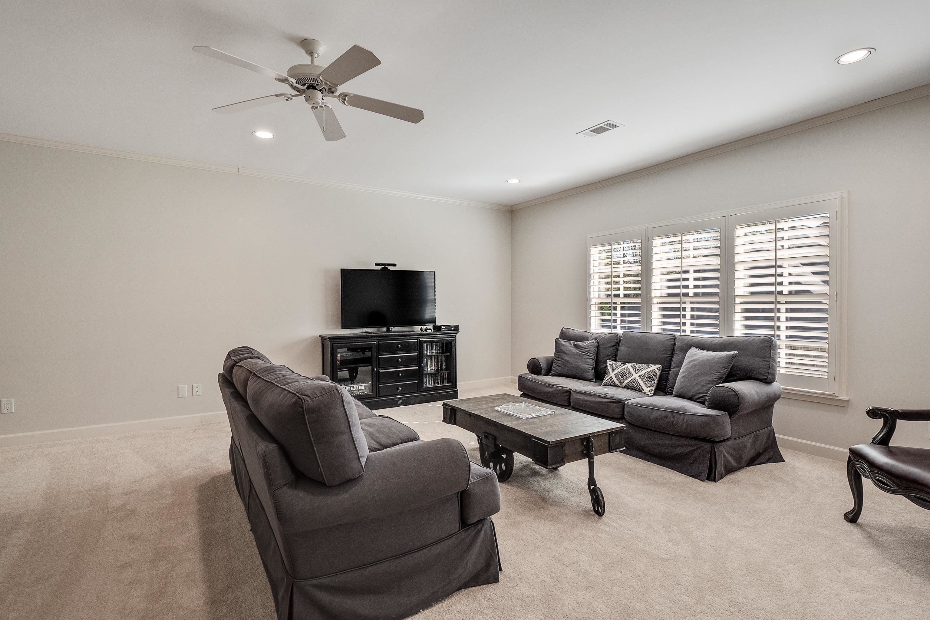 3180 DEVONSHIRE WAY