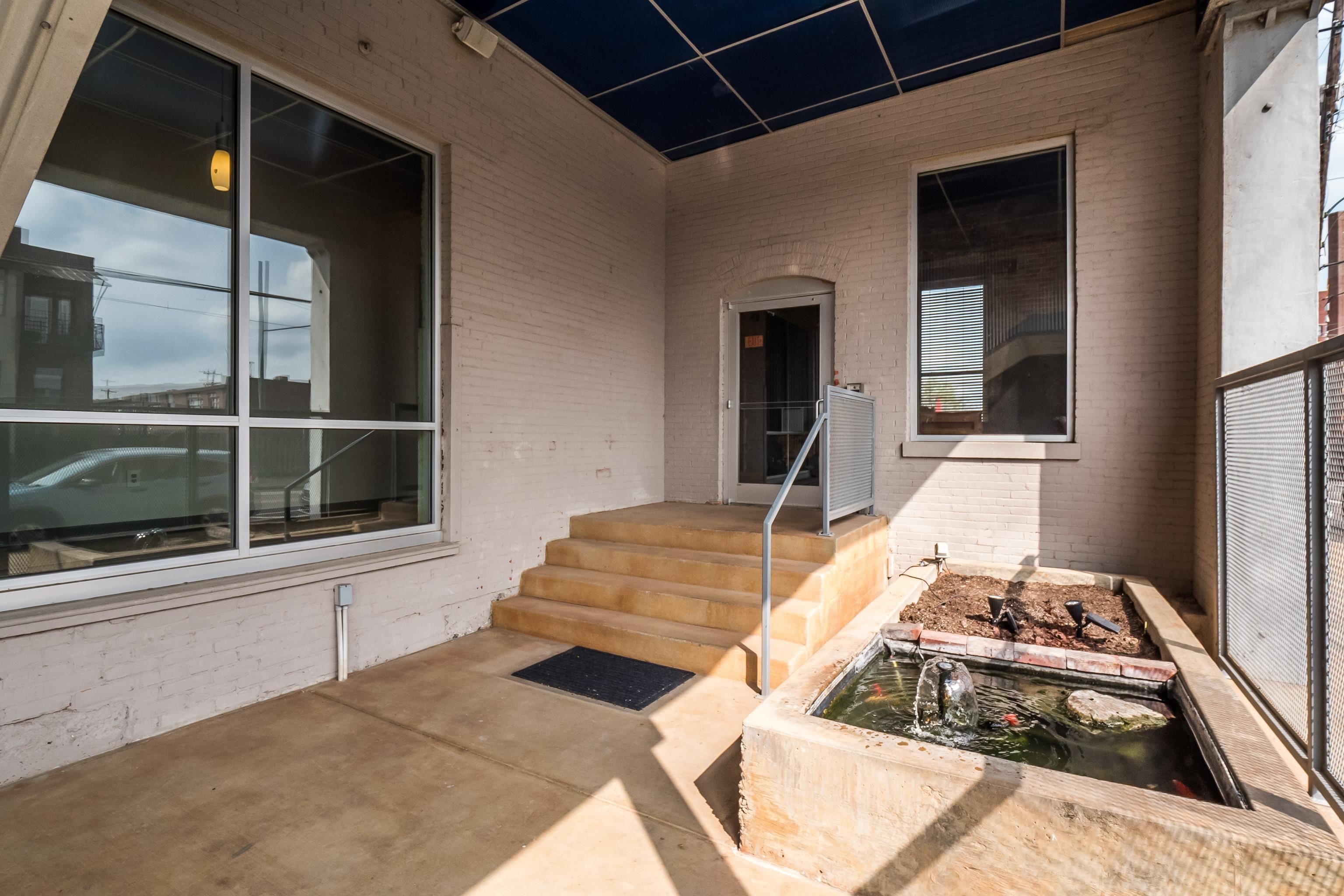 2 W G E PATTERSON AVE Unit: 214