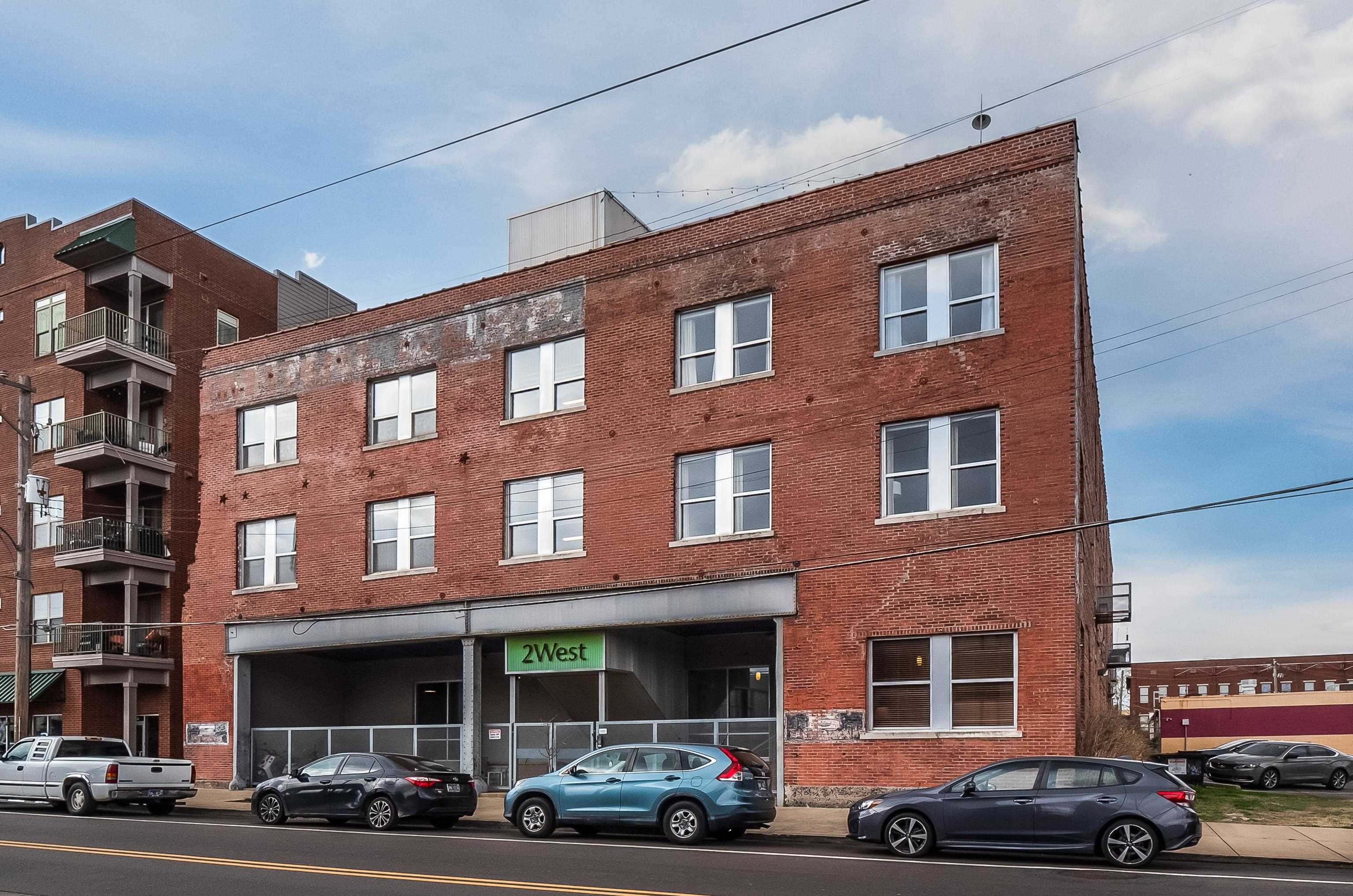 2 W G E PATTERSON AVE Unit: 214