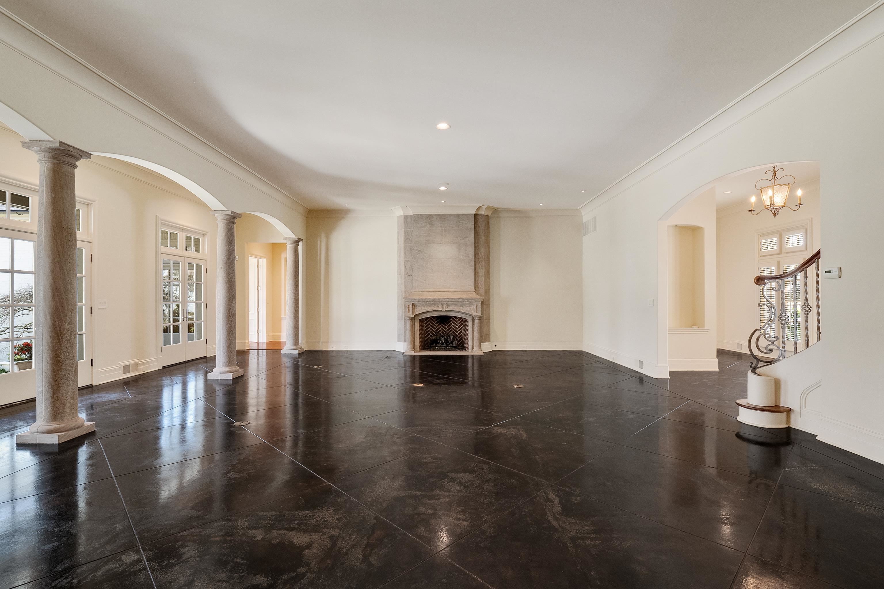 154 CLOISTER GREEN CV