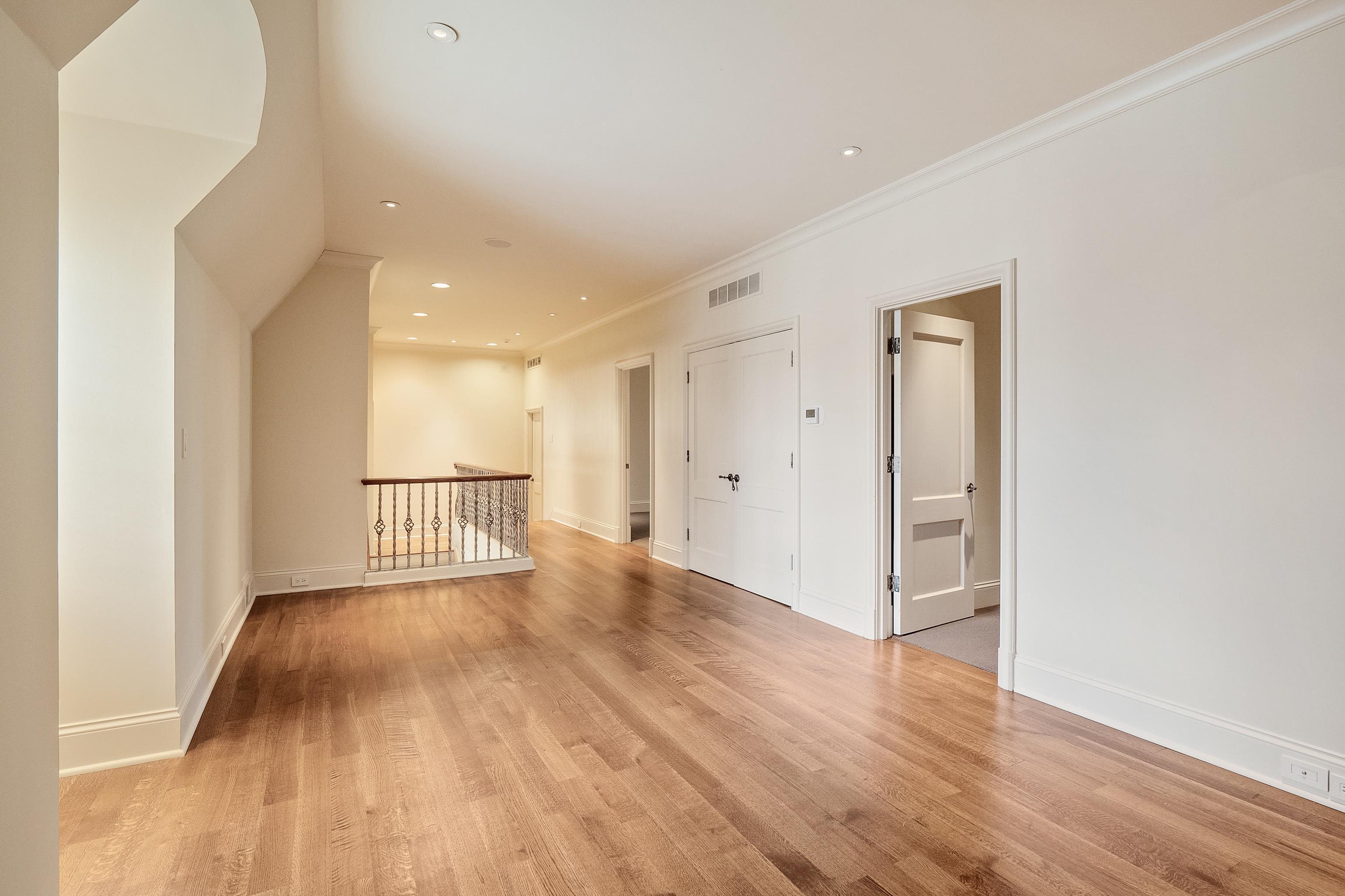 154 CLOISTER GREEN CV