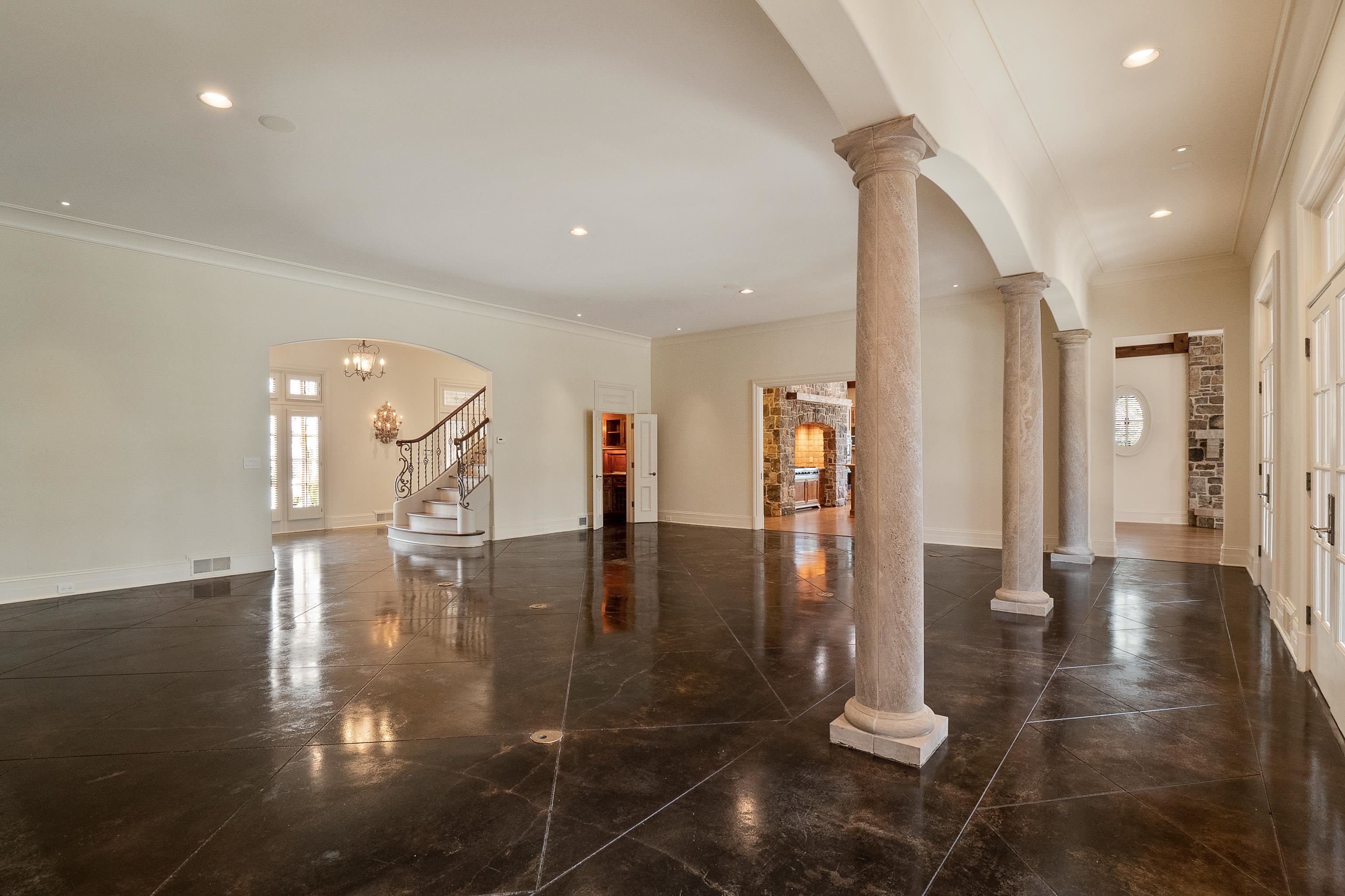 154 CLOISTER GREEN CV