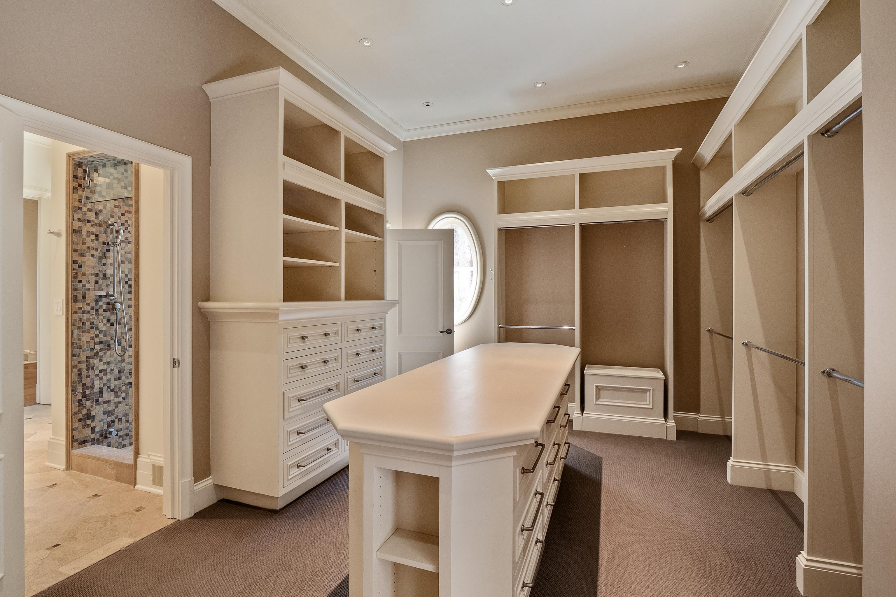 154 CLOISTER GREEN CV