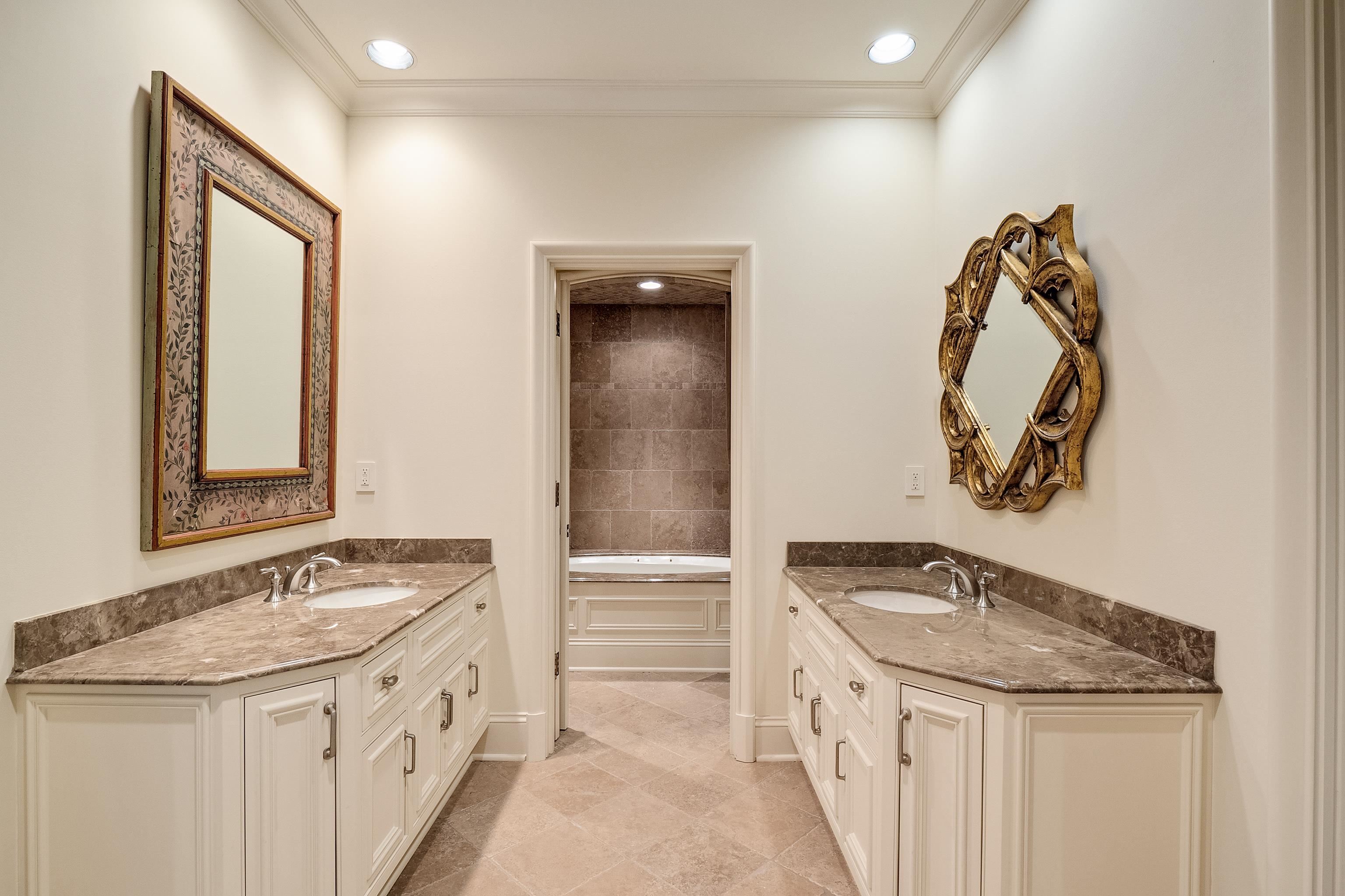 154 CLOISTER GREEN CV