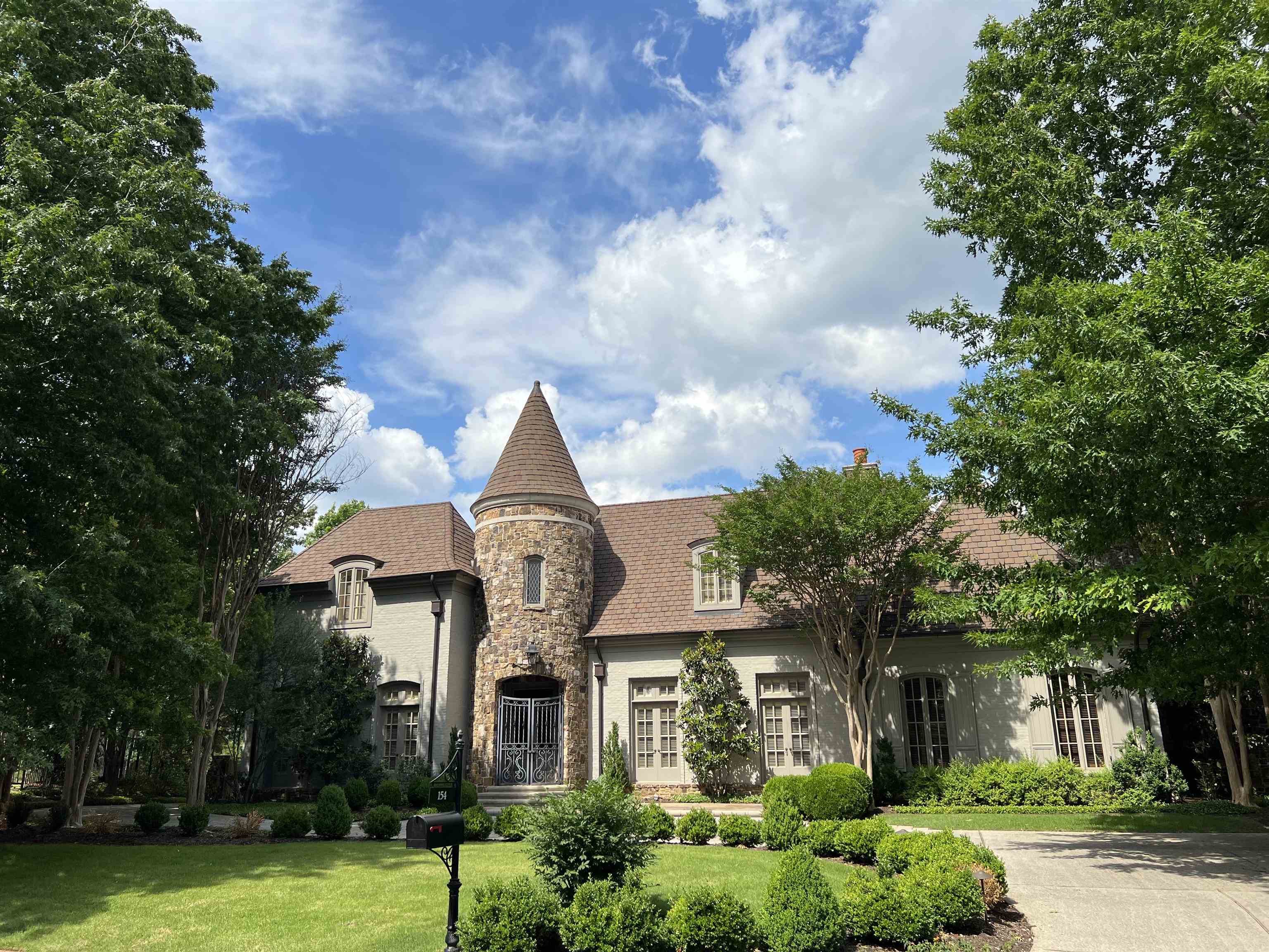 154 CLOISTER GREEN CV