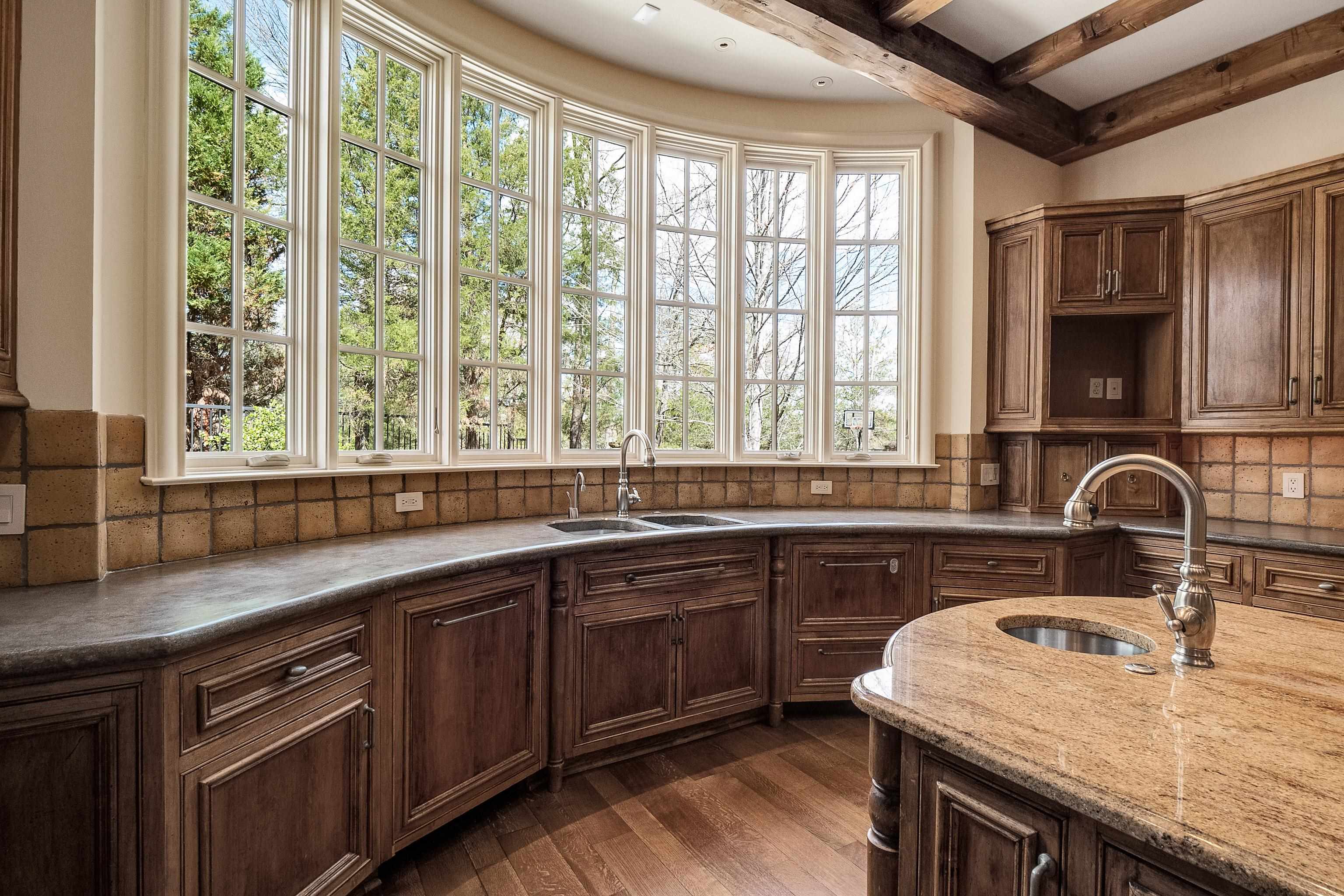 154 CLOISTER GREEN CV