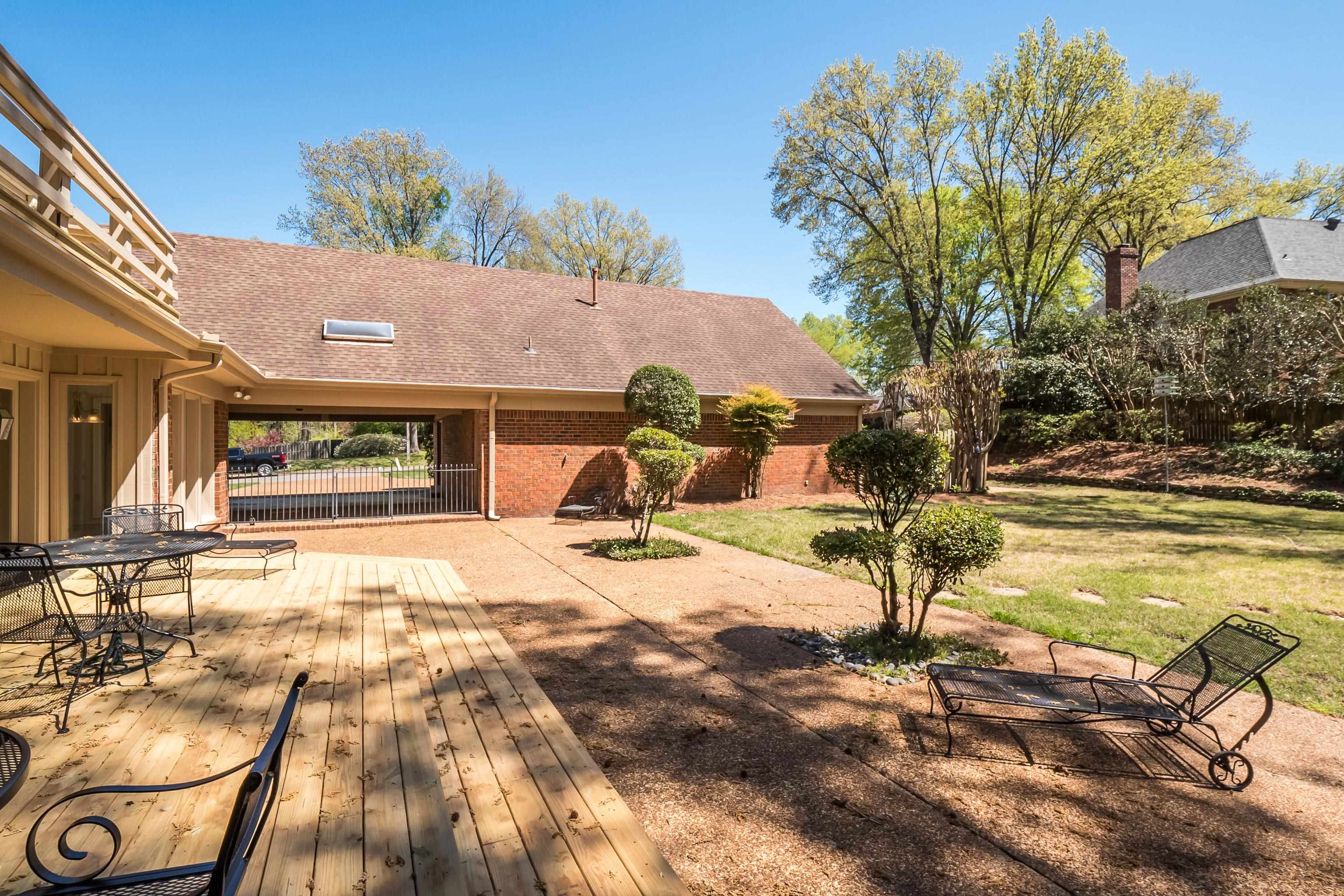 6711 WILD BERRY LN