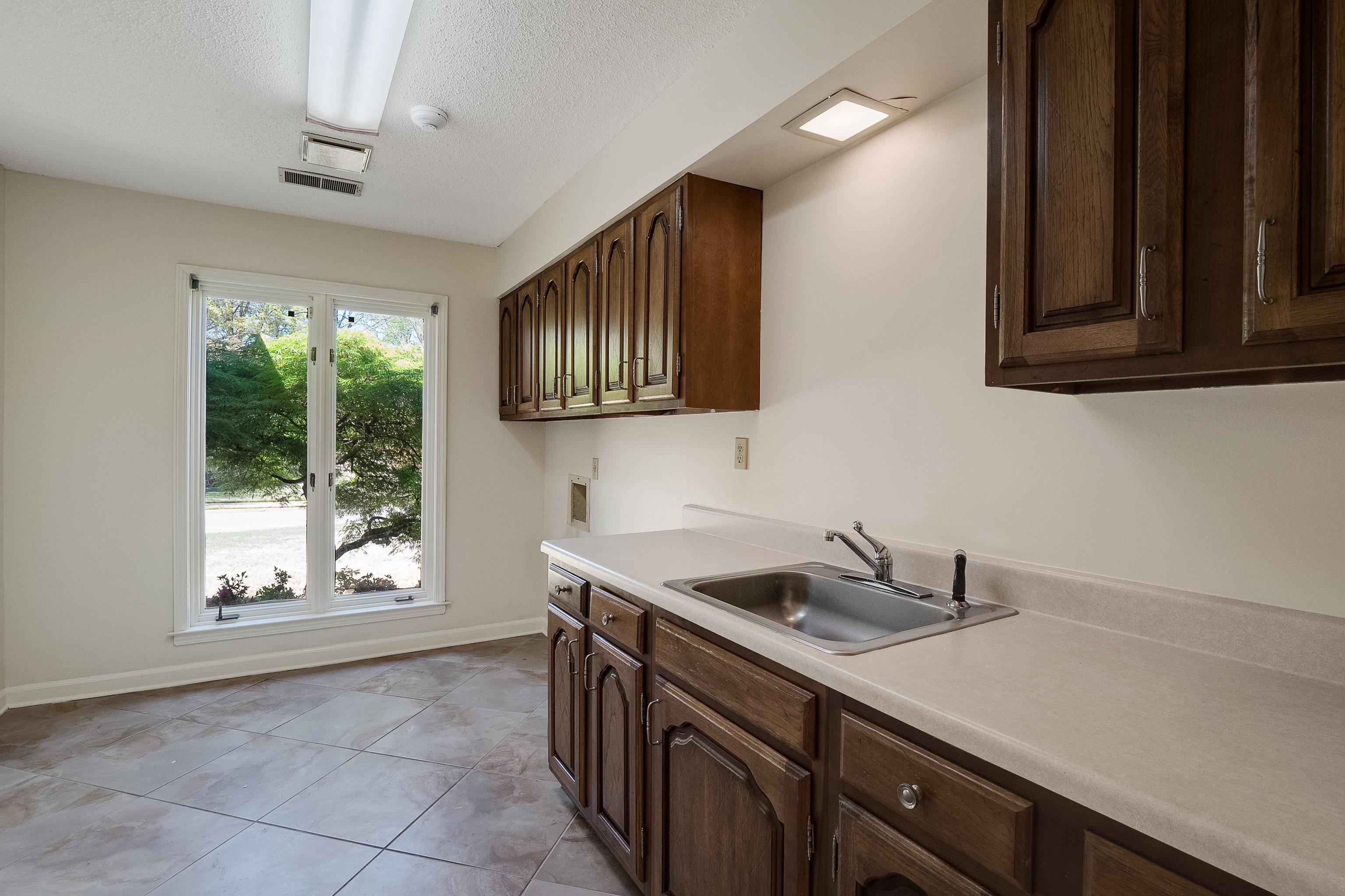 6711 WILD BERRY LN
