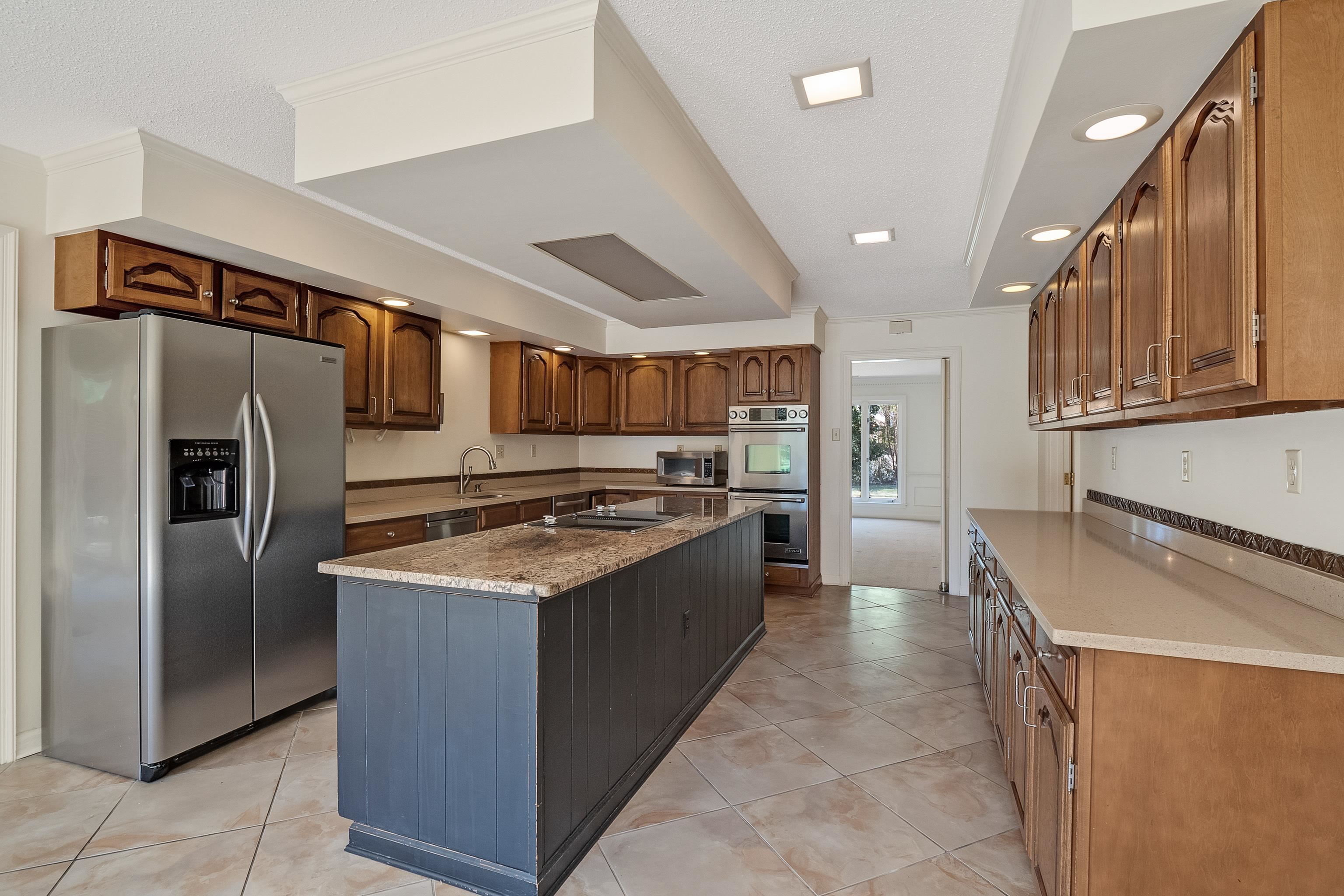 6711 WILD BERRY LN