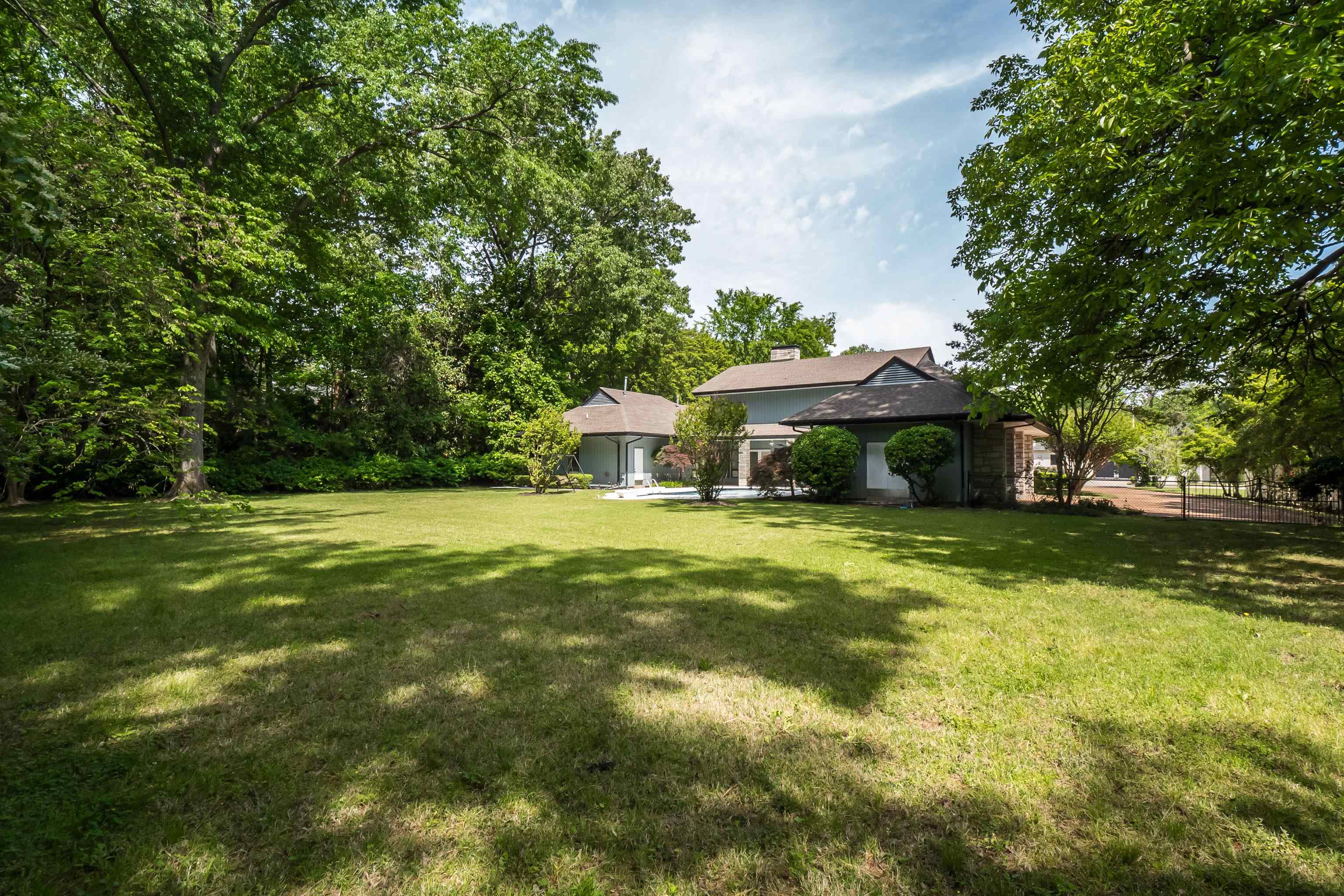 5909 REDFEARN DR