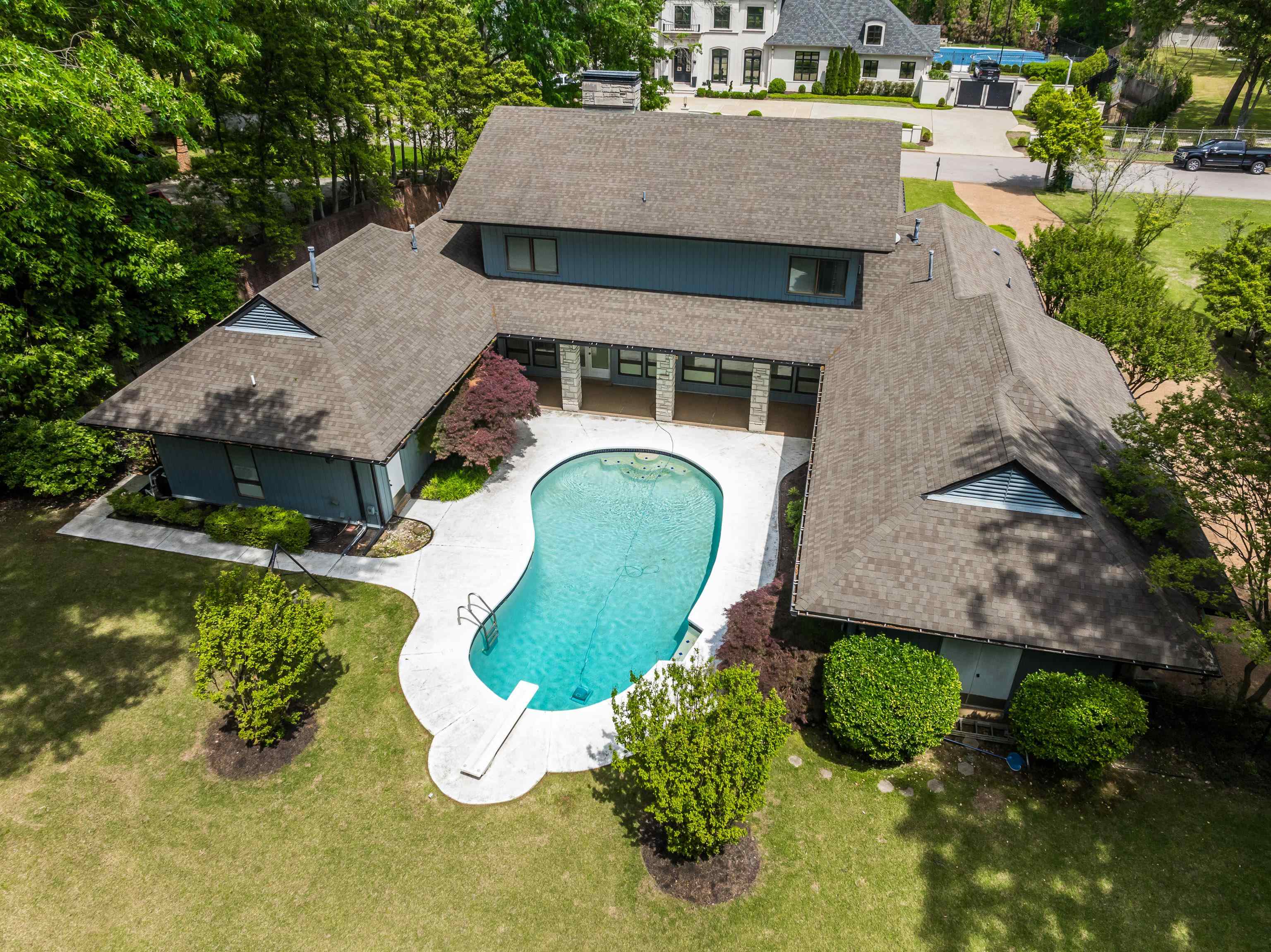 5909 REDFEARN DR