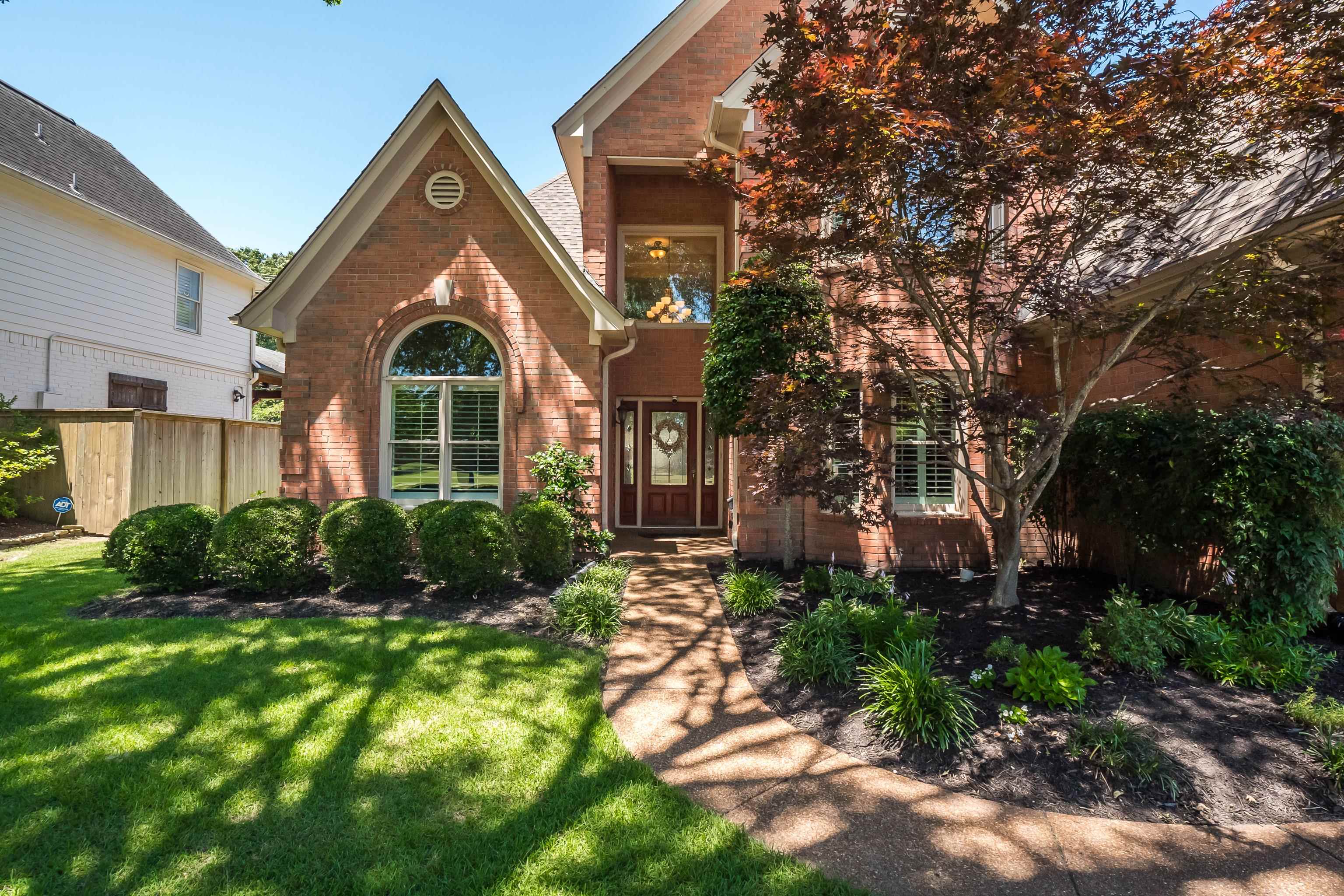 741 TWIN LEAF DR