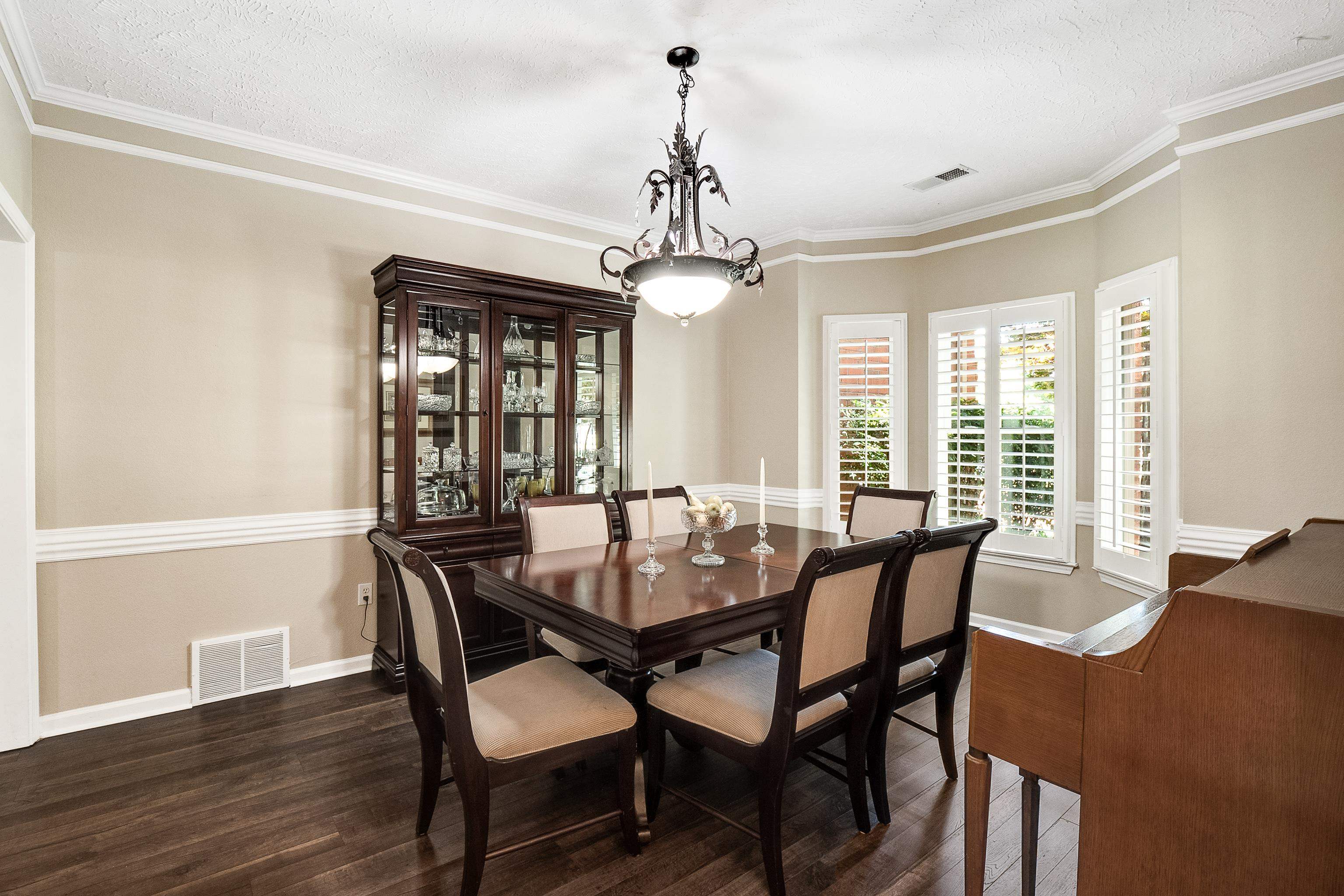 741 TWIN LEAF DR