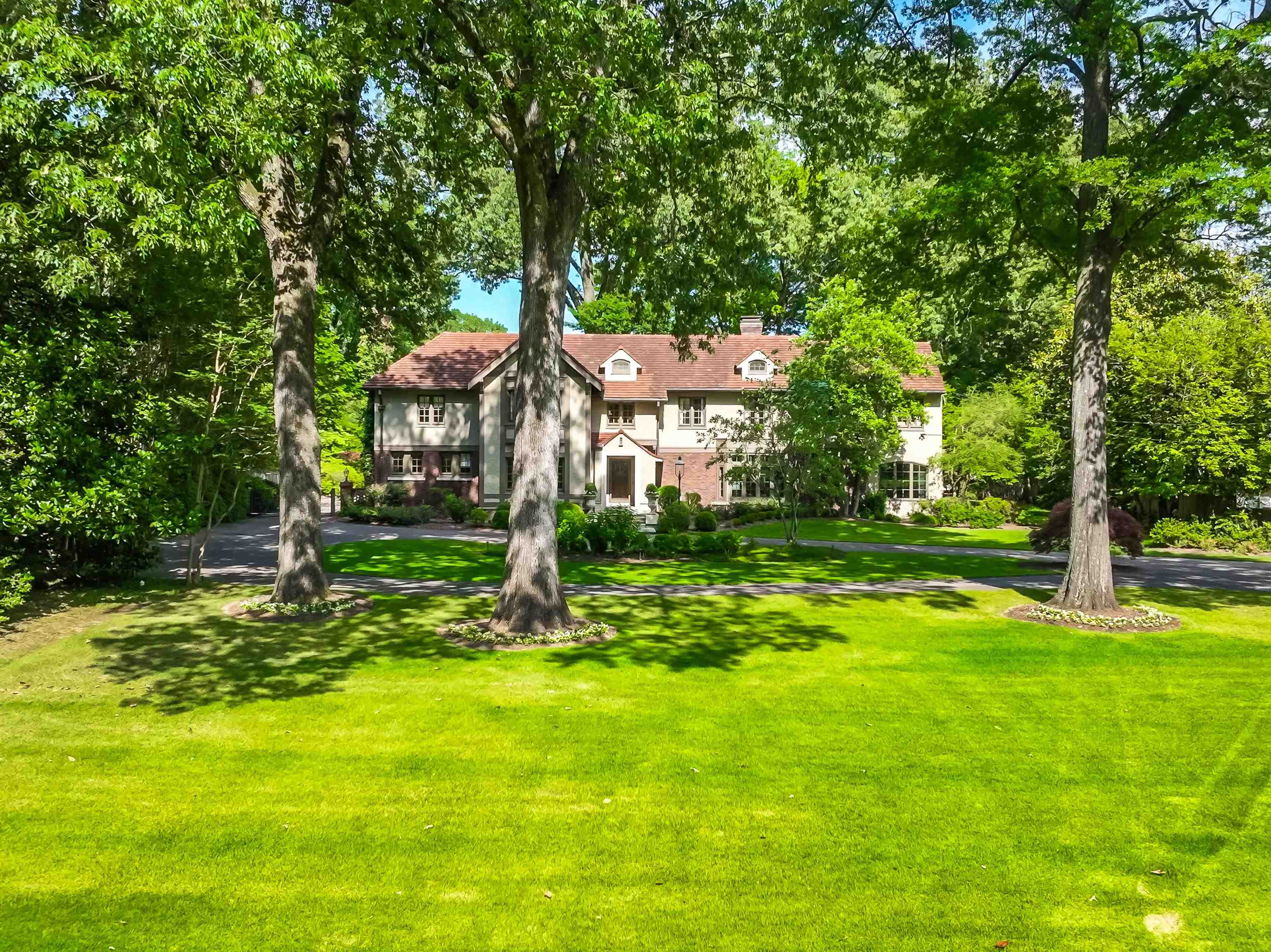 260 W CHERRY CIR