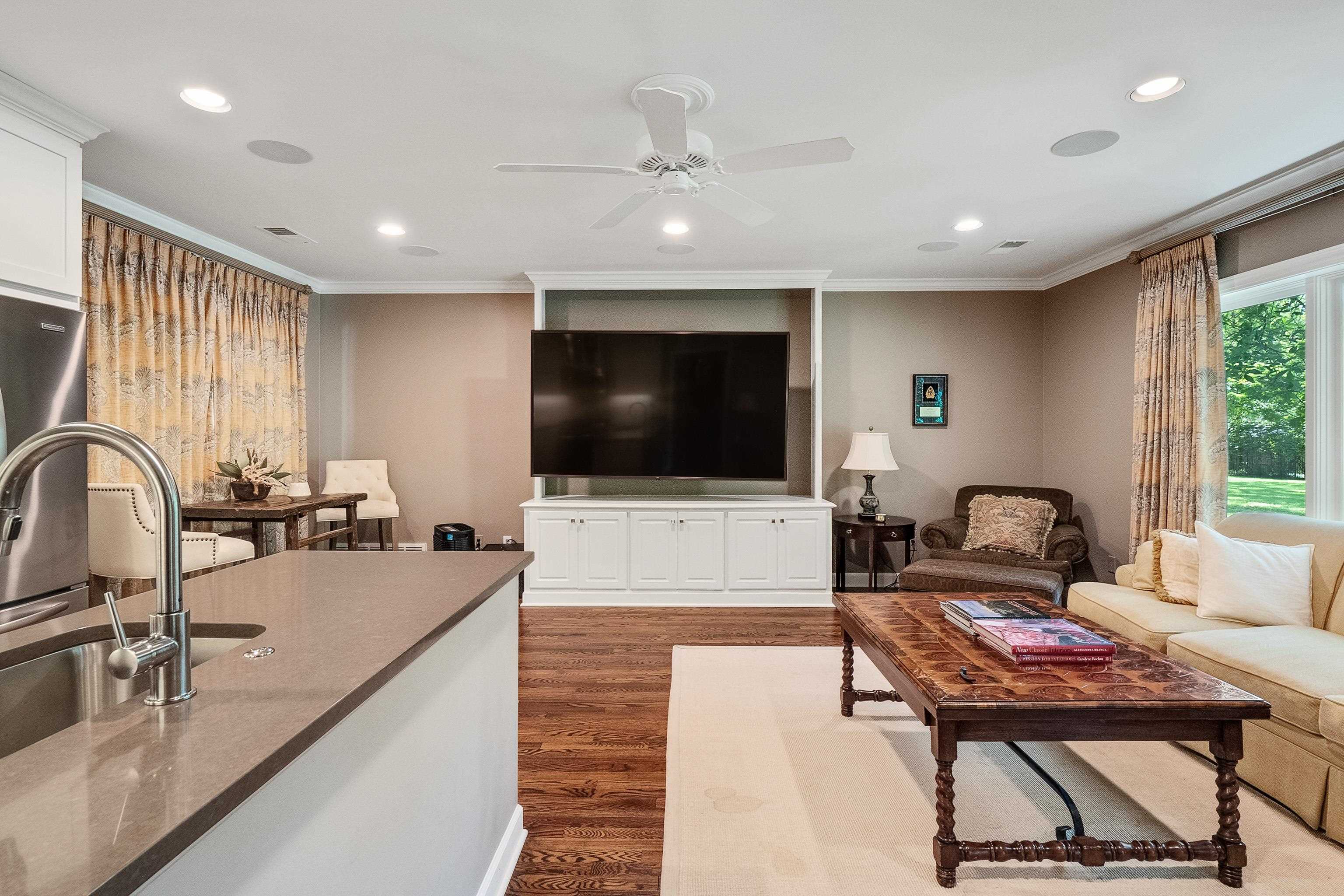 260 W CHERRY CIR