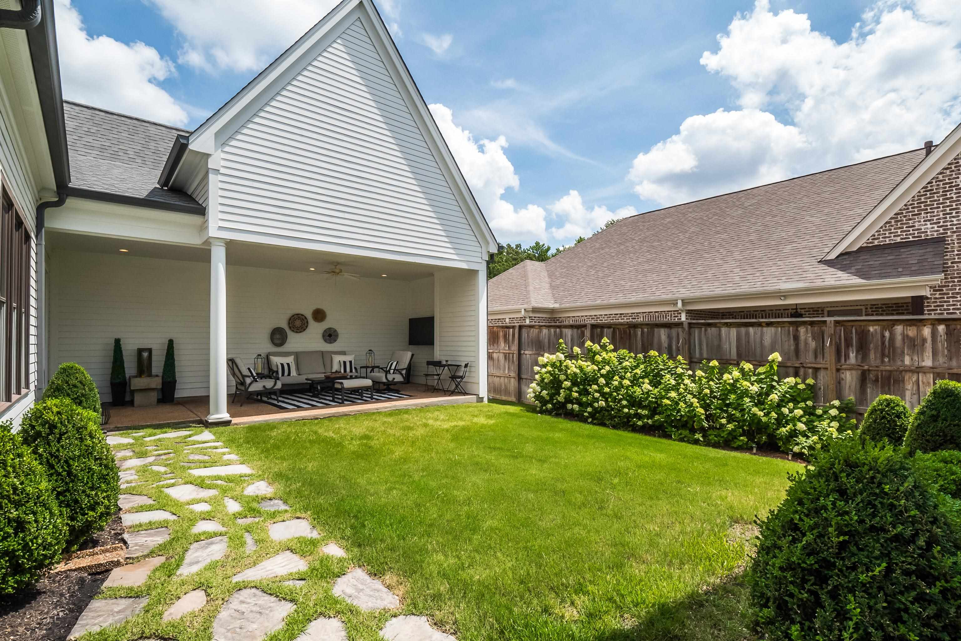 6590 CORINNE OAK CV