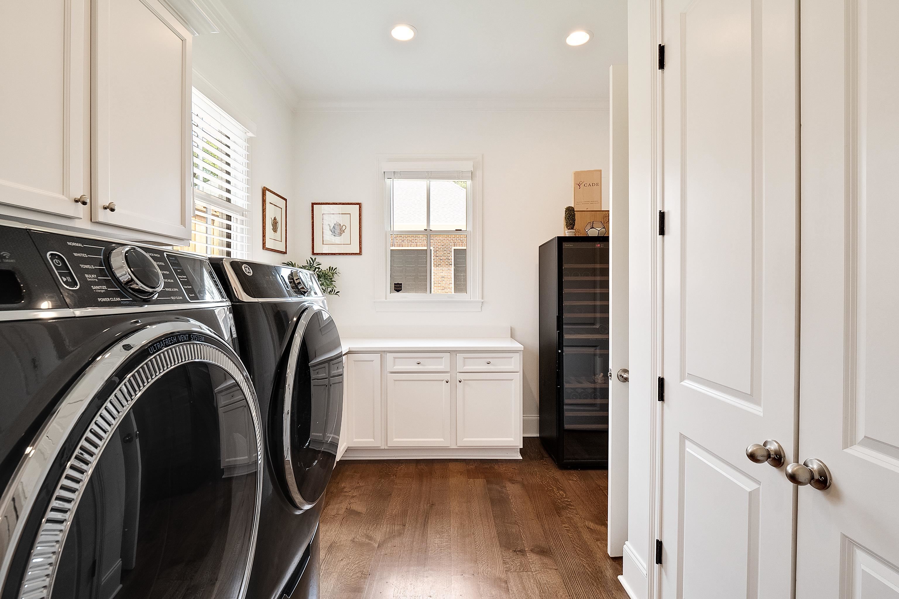 6590 CORINNE OAK CV