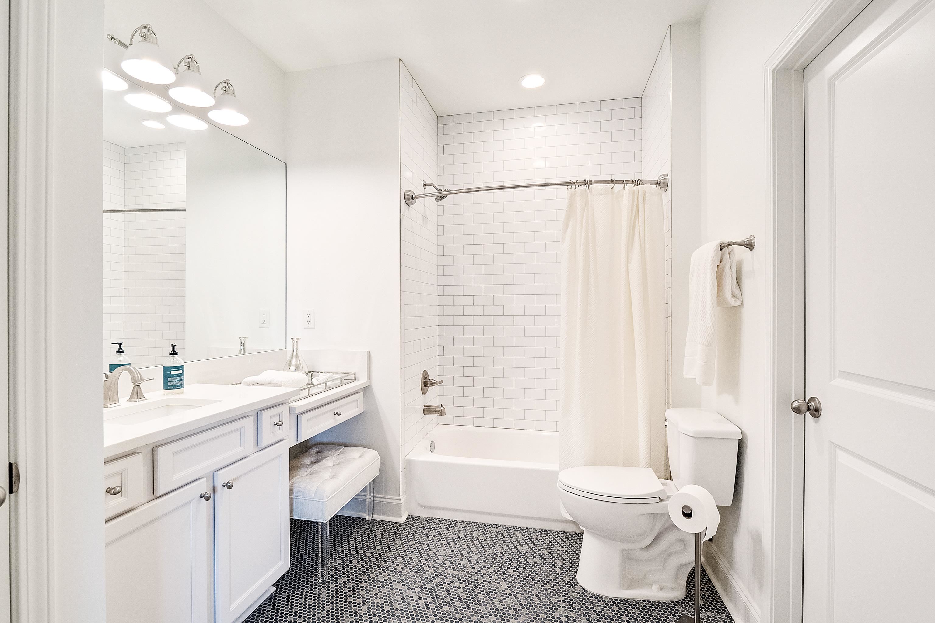6590 CORINNE OAK CV