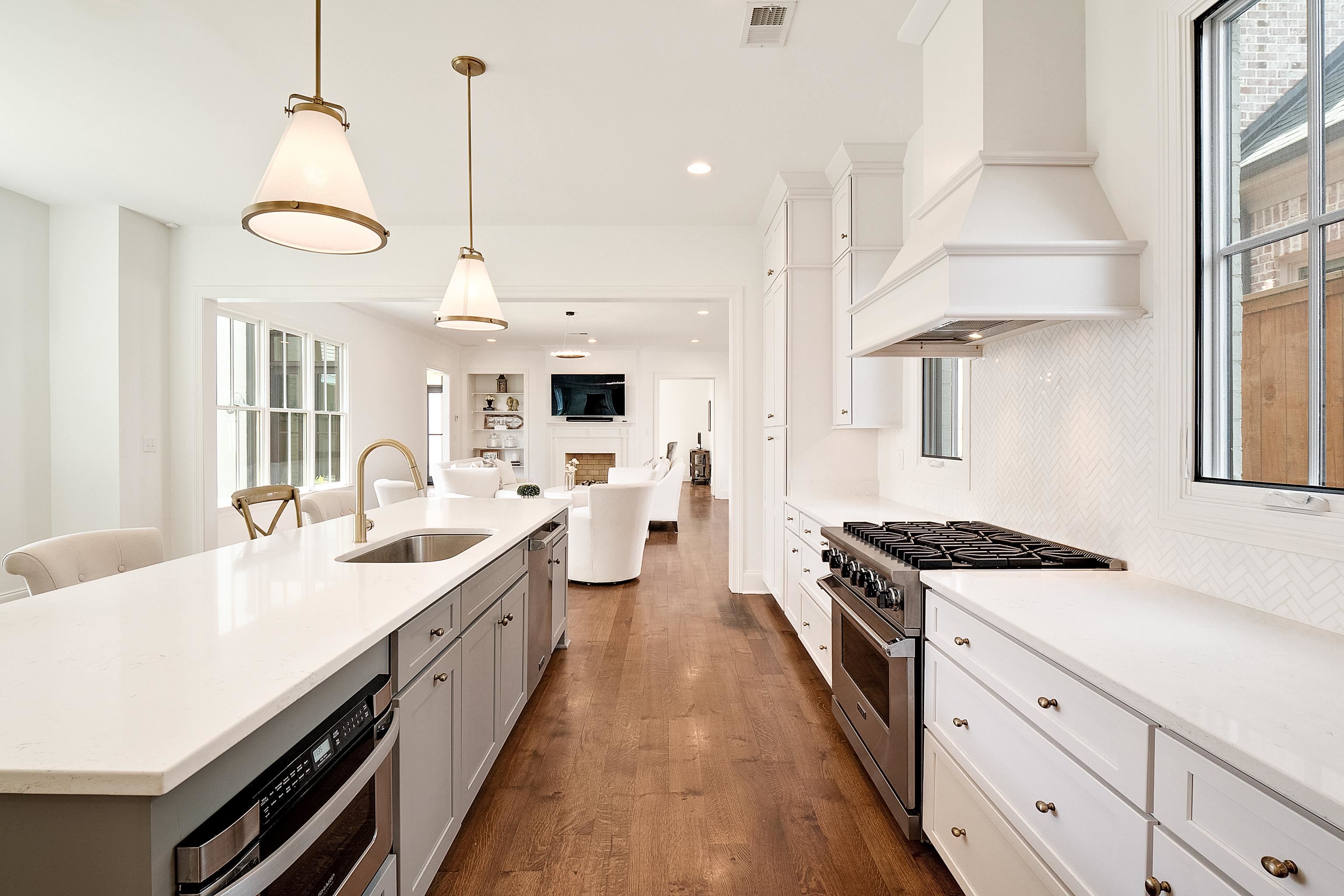 6590 CORINNE OAK CV