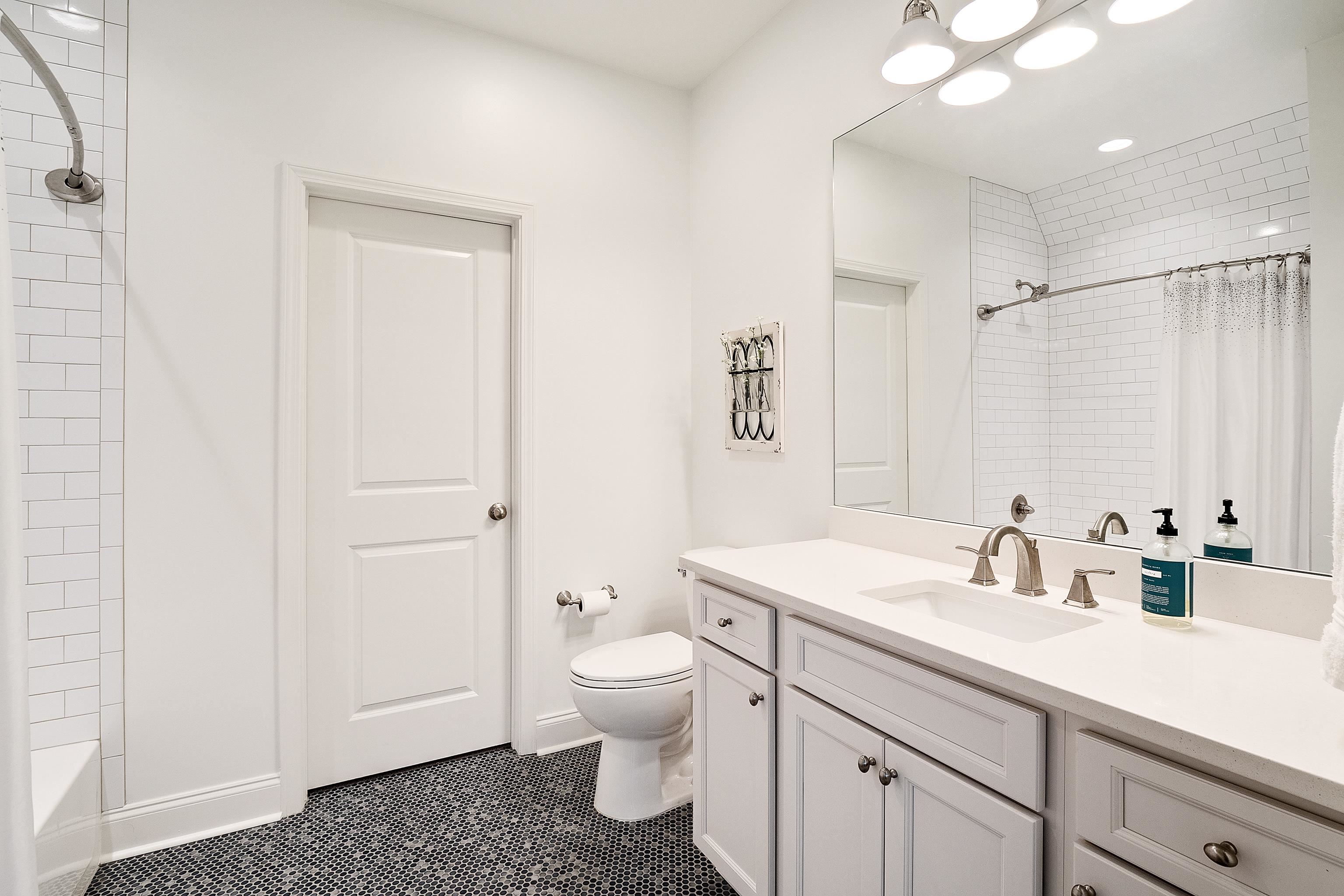 6590 CORINNE OAK CV