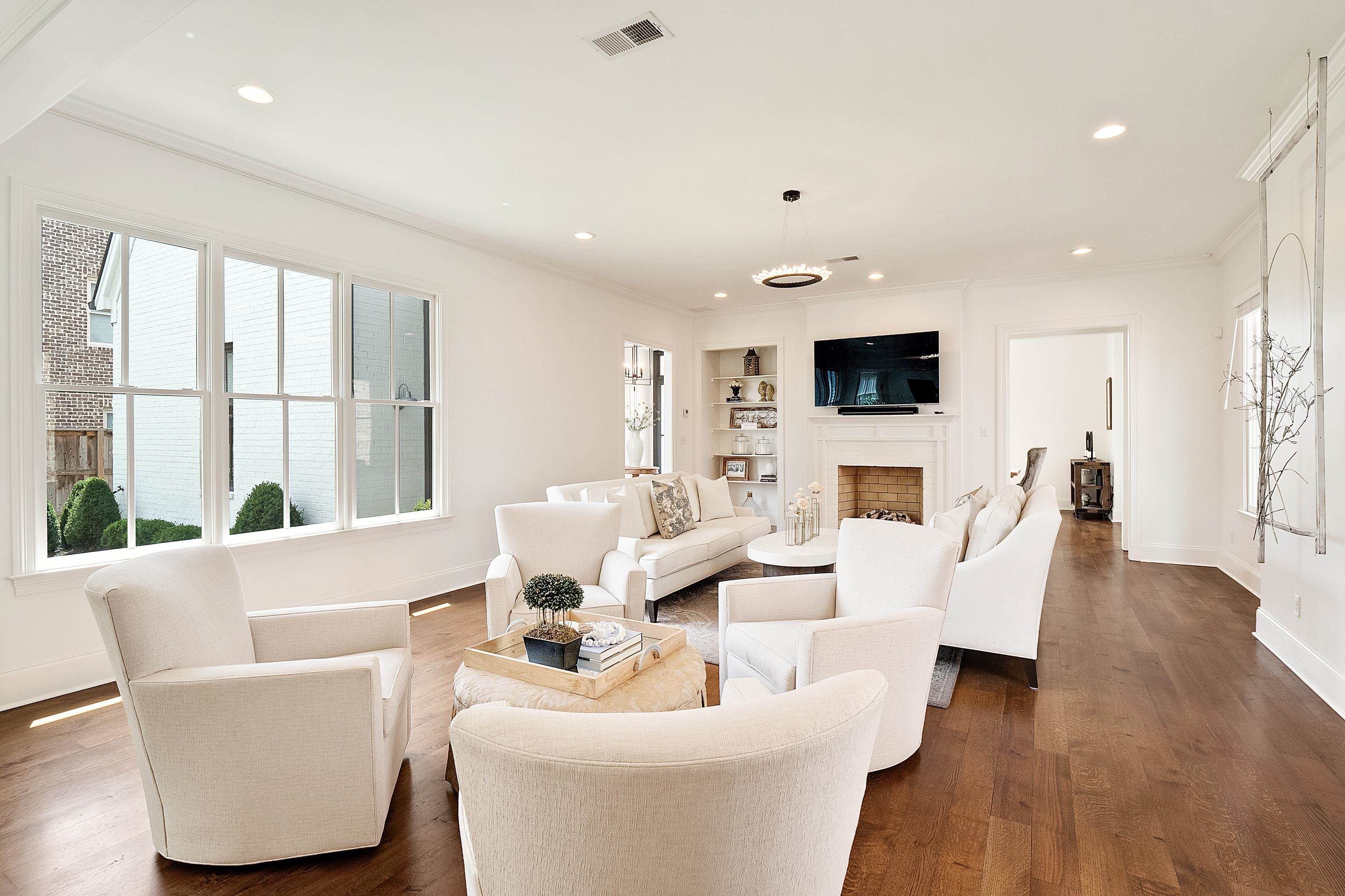 6590 CORINNE OAK CV