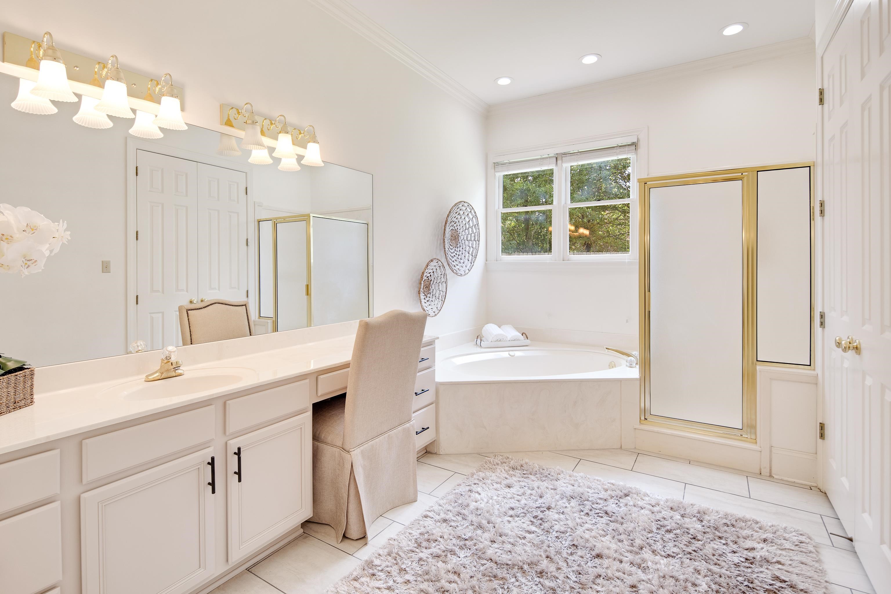 9355 GRESHAM CV