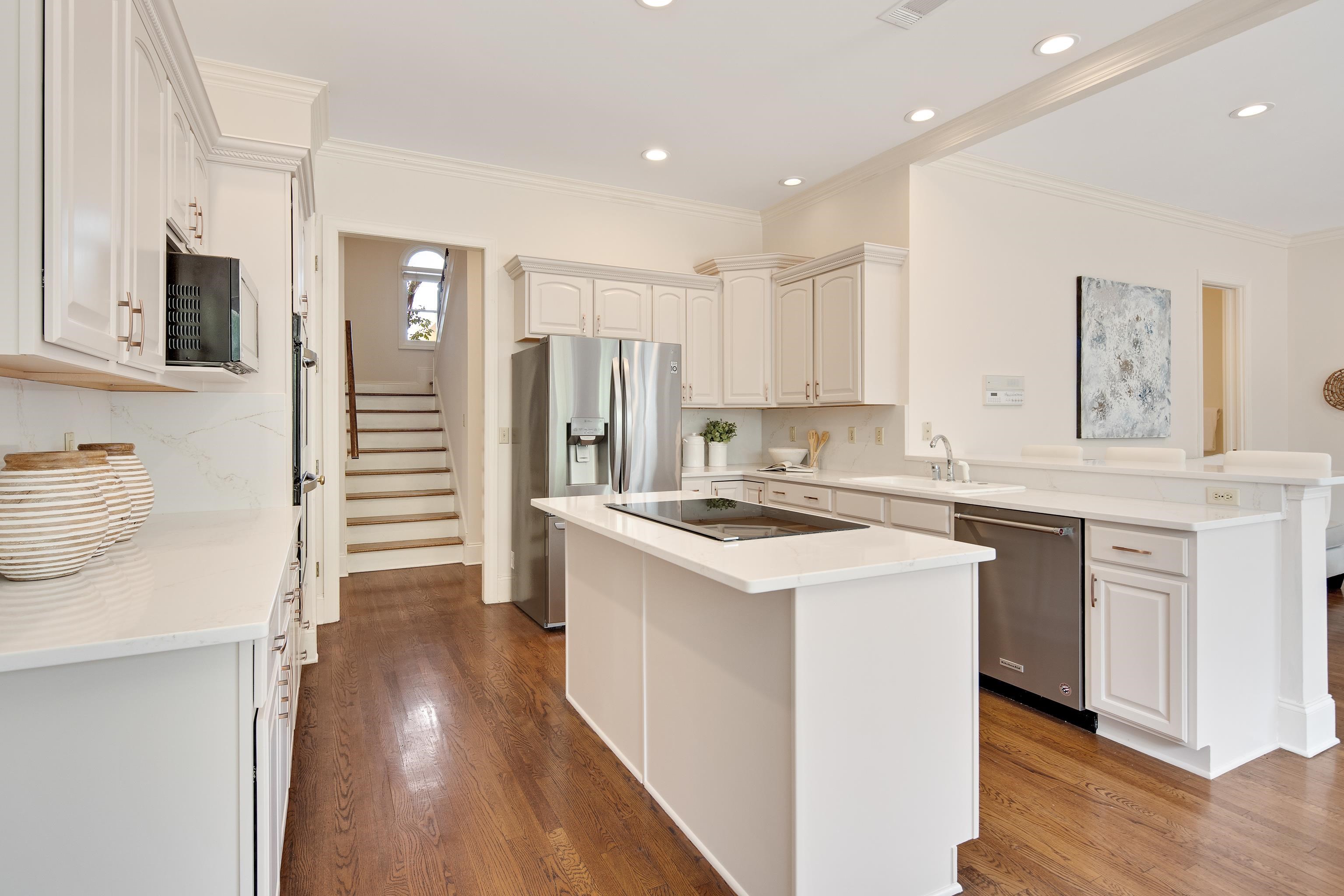 9355 GRESHAM CV