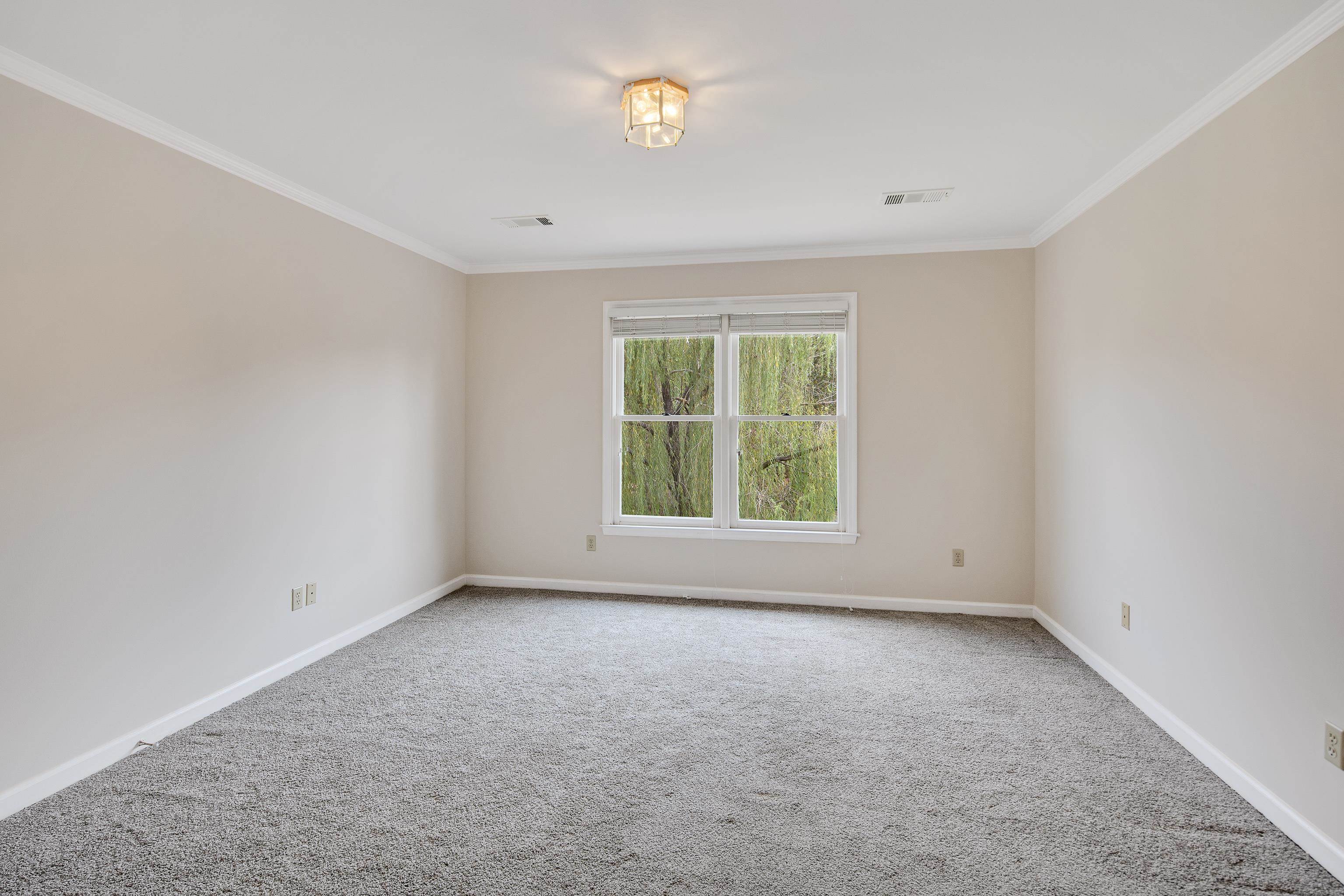 9355 GRESHAM CV