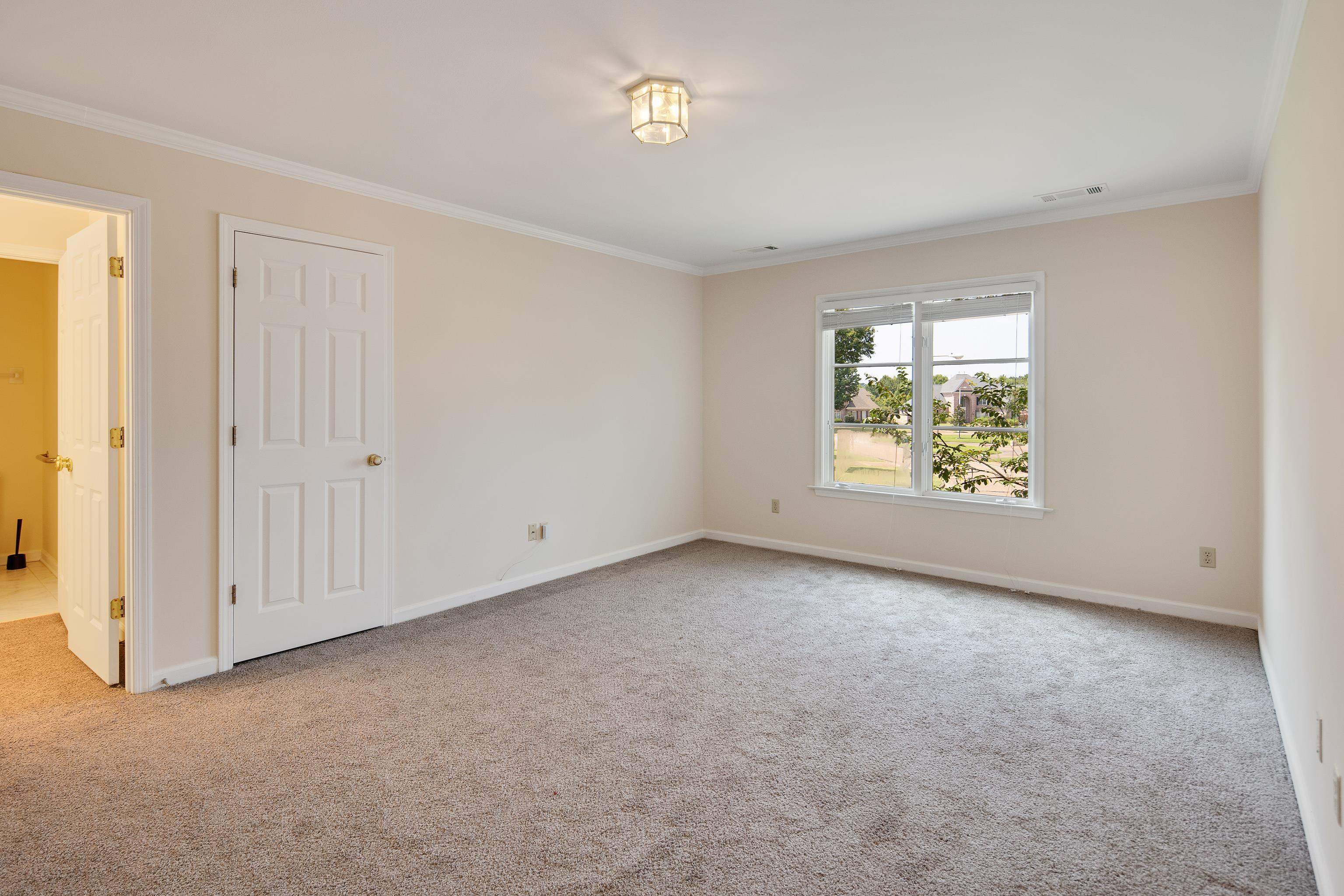 9355 GRESHAM CV