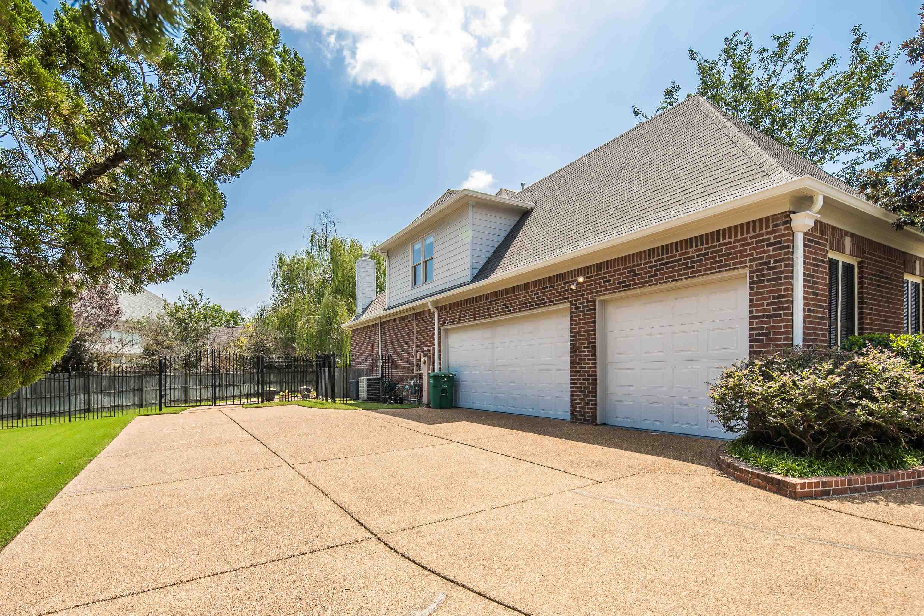 9355 GRESHAM CV