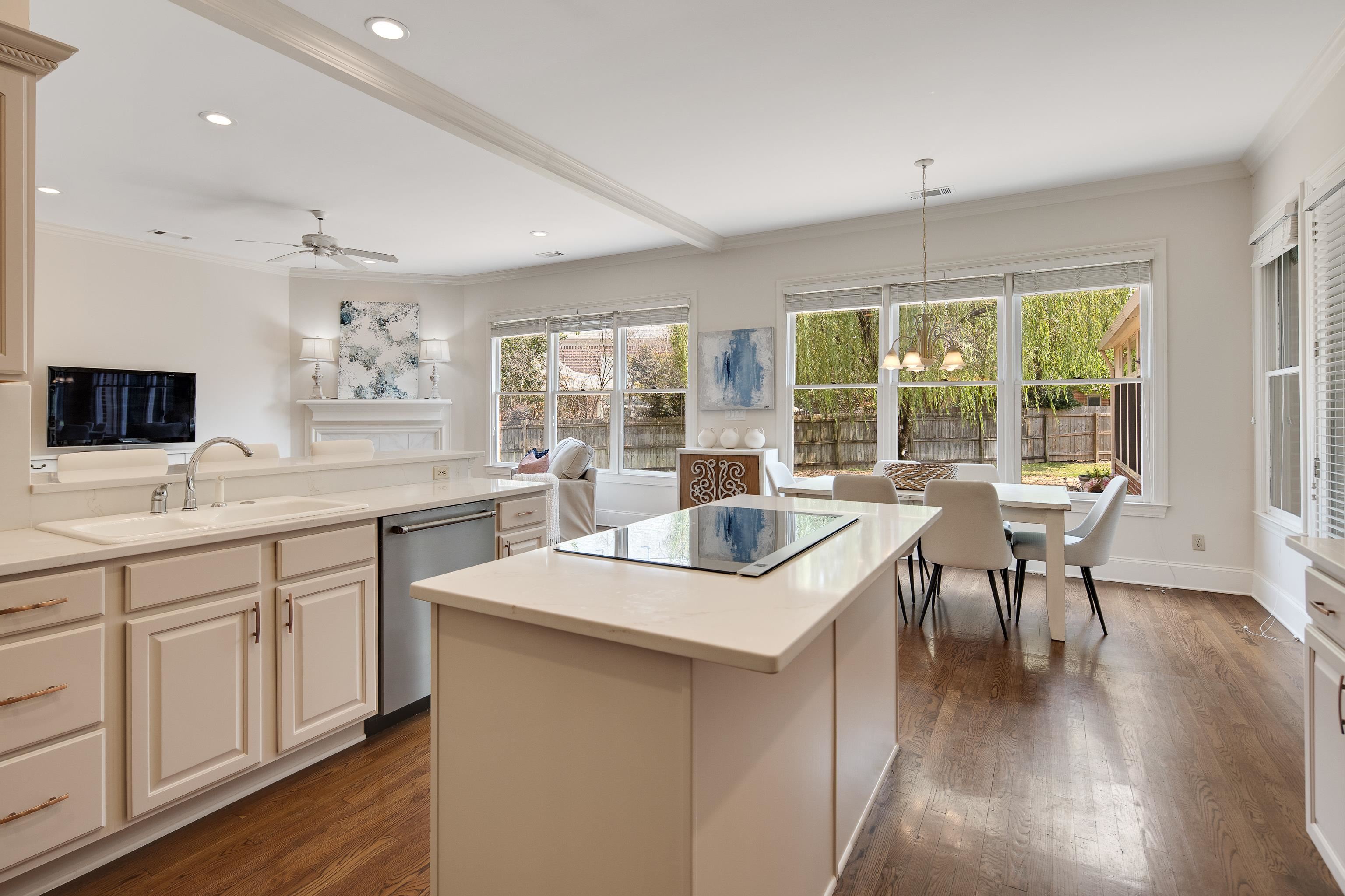 9355 GRESHAM CV