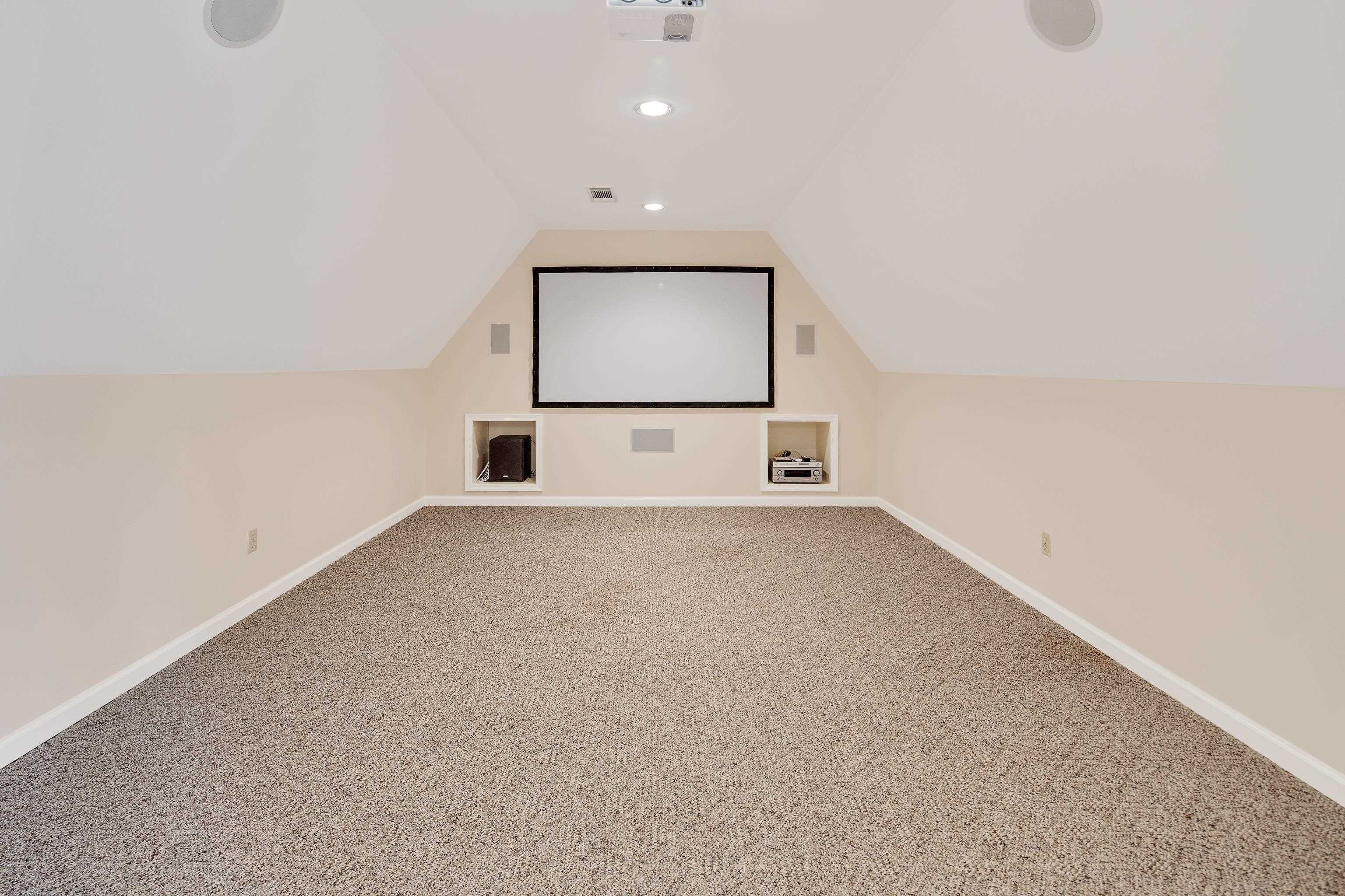 9355 GRESHAM CV