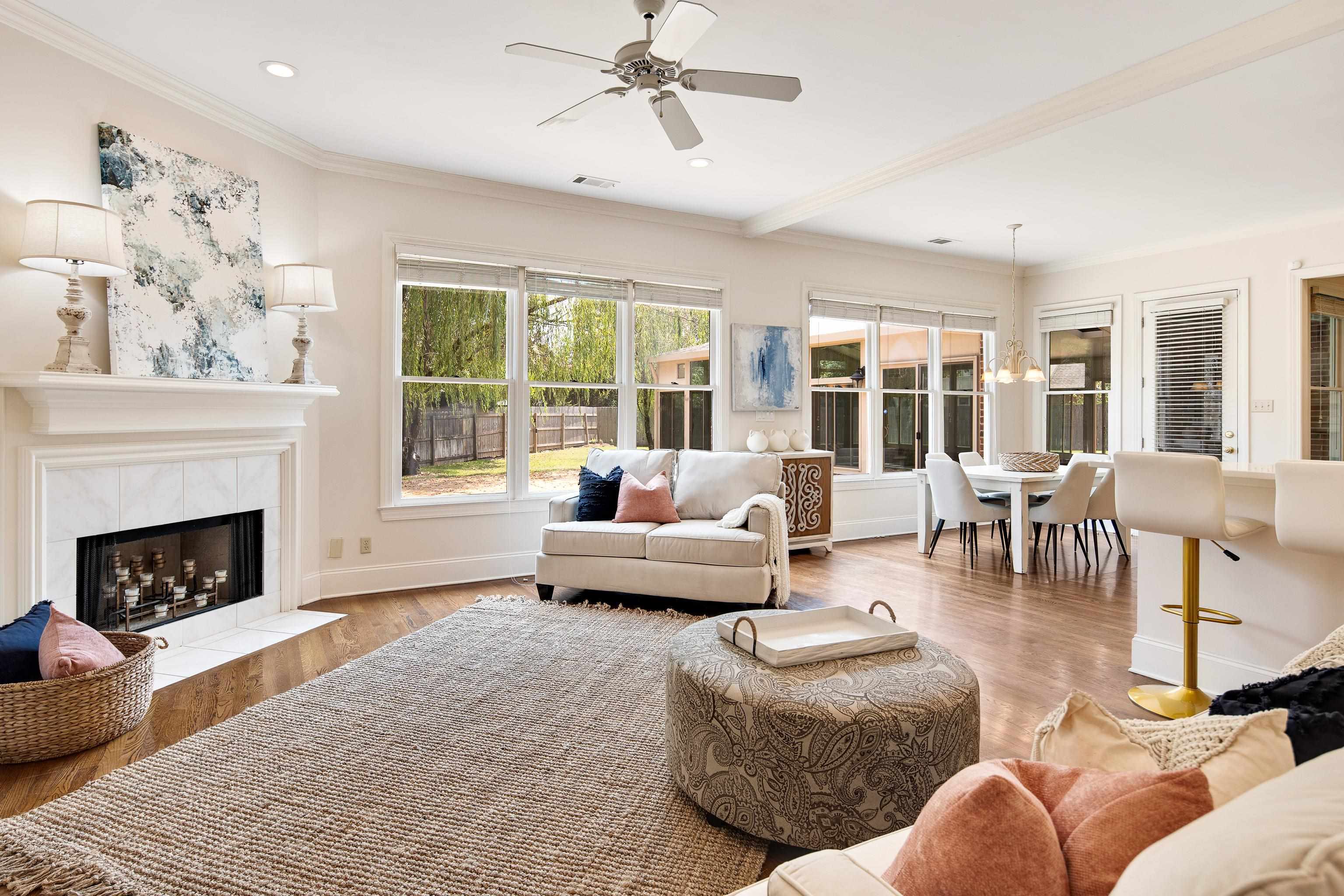 9355 GRESHAM CV