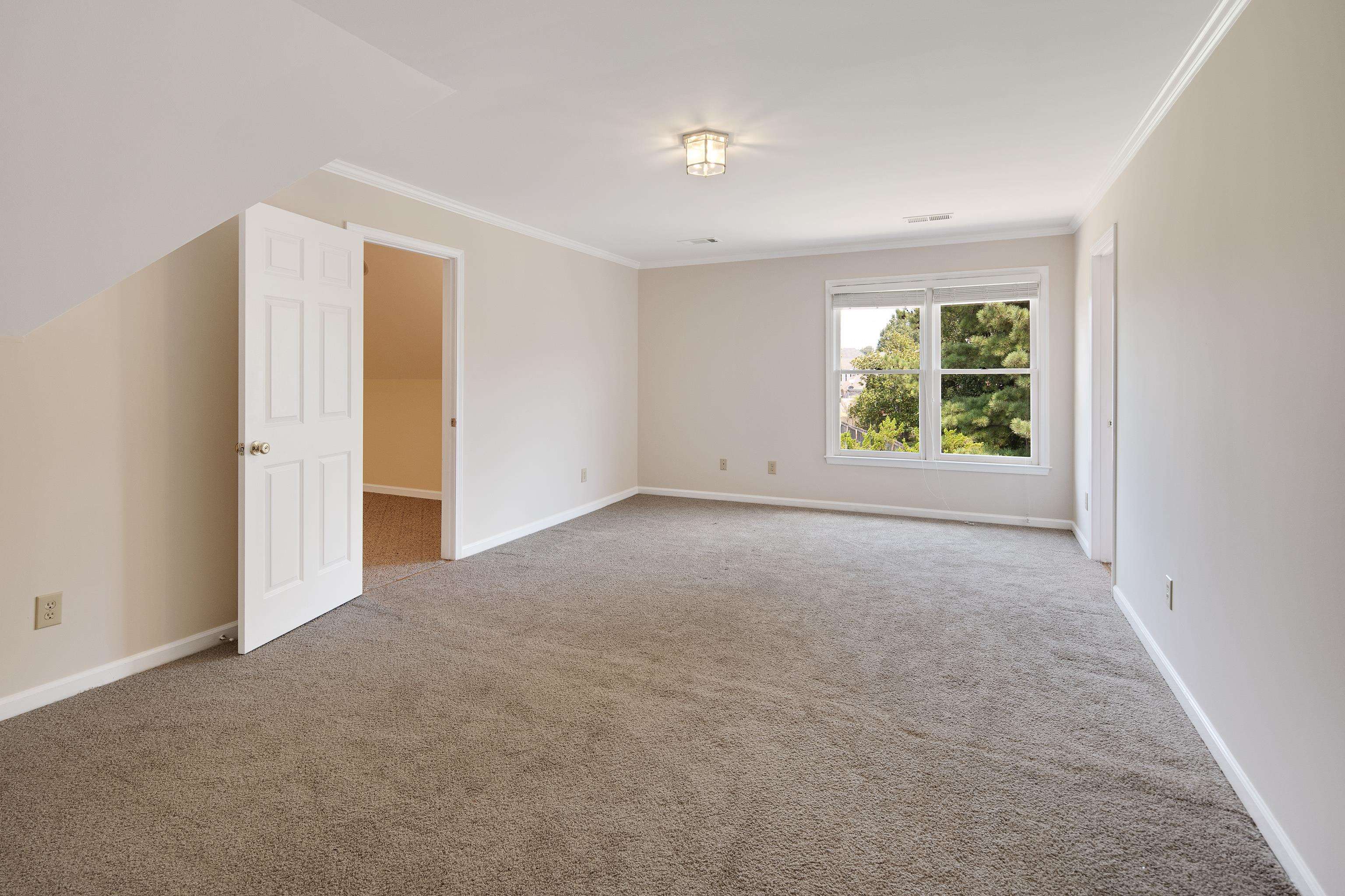 9355 GRESHAM CV