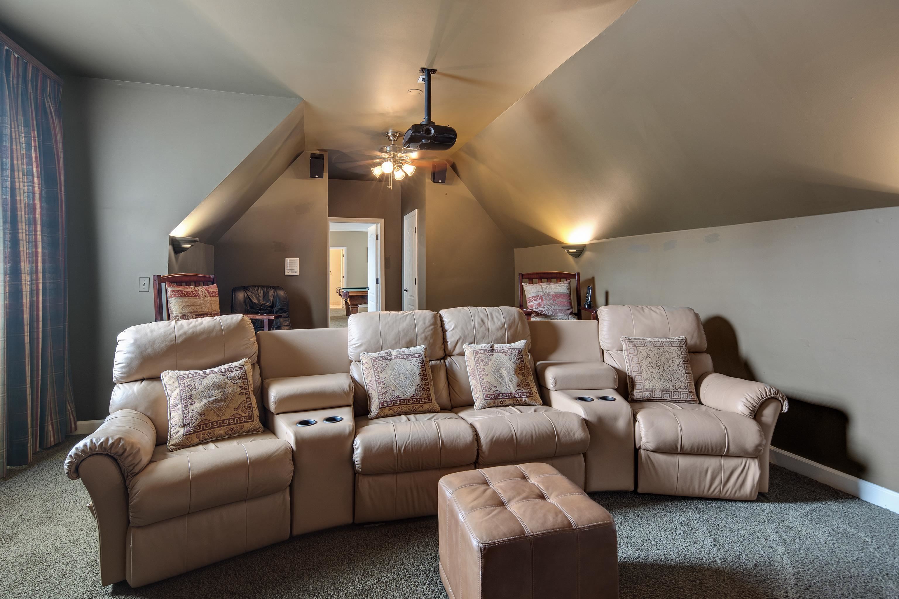 2397 LENNOX DR