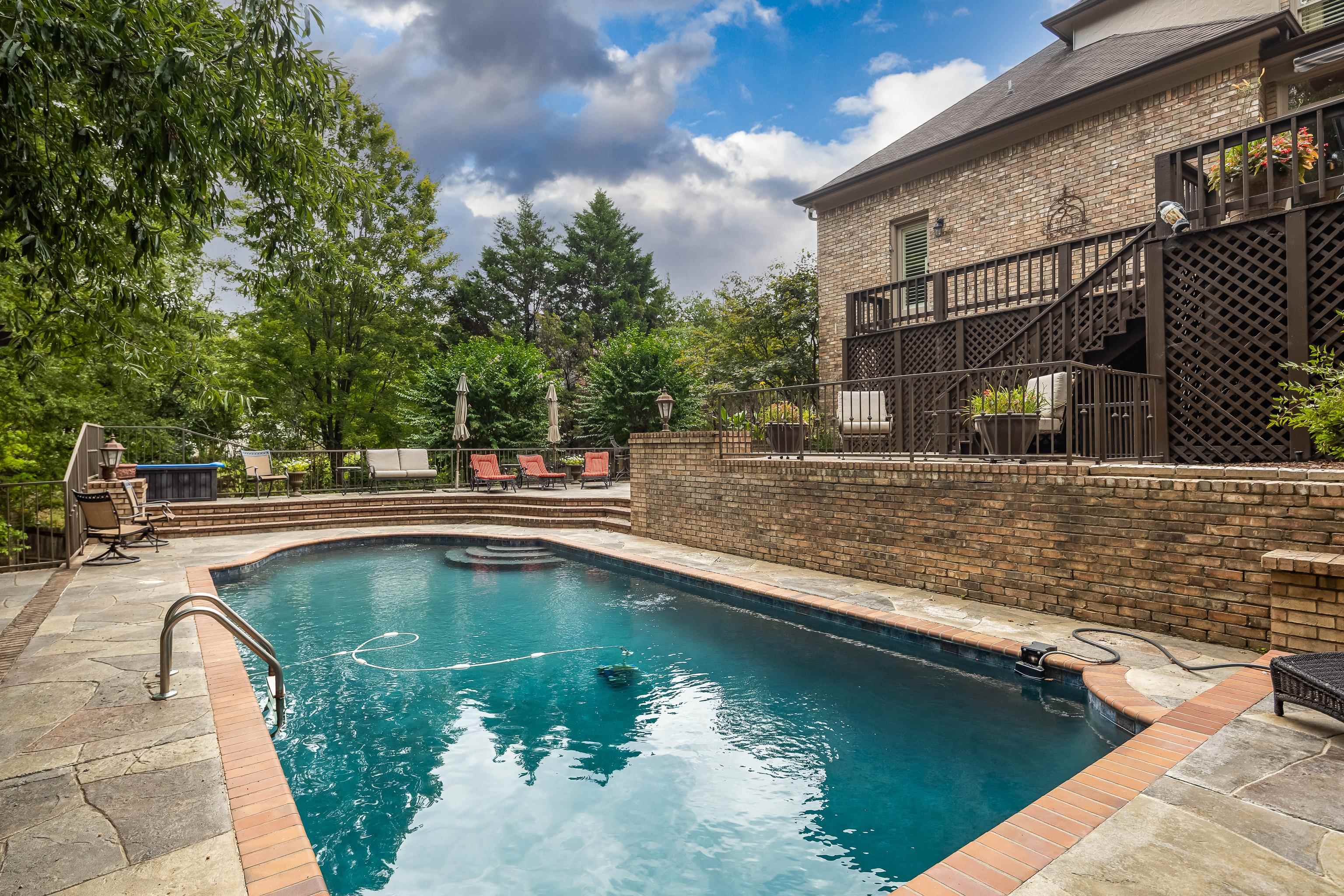 2397 LENNOX DR