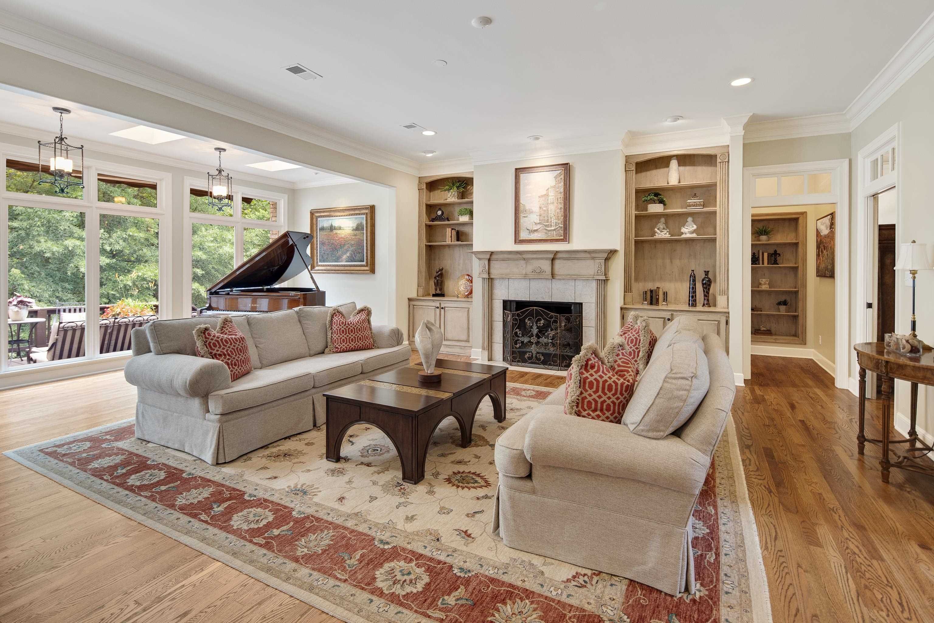 2397 LENNOX DR
