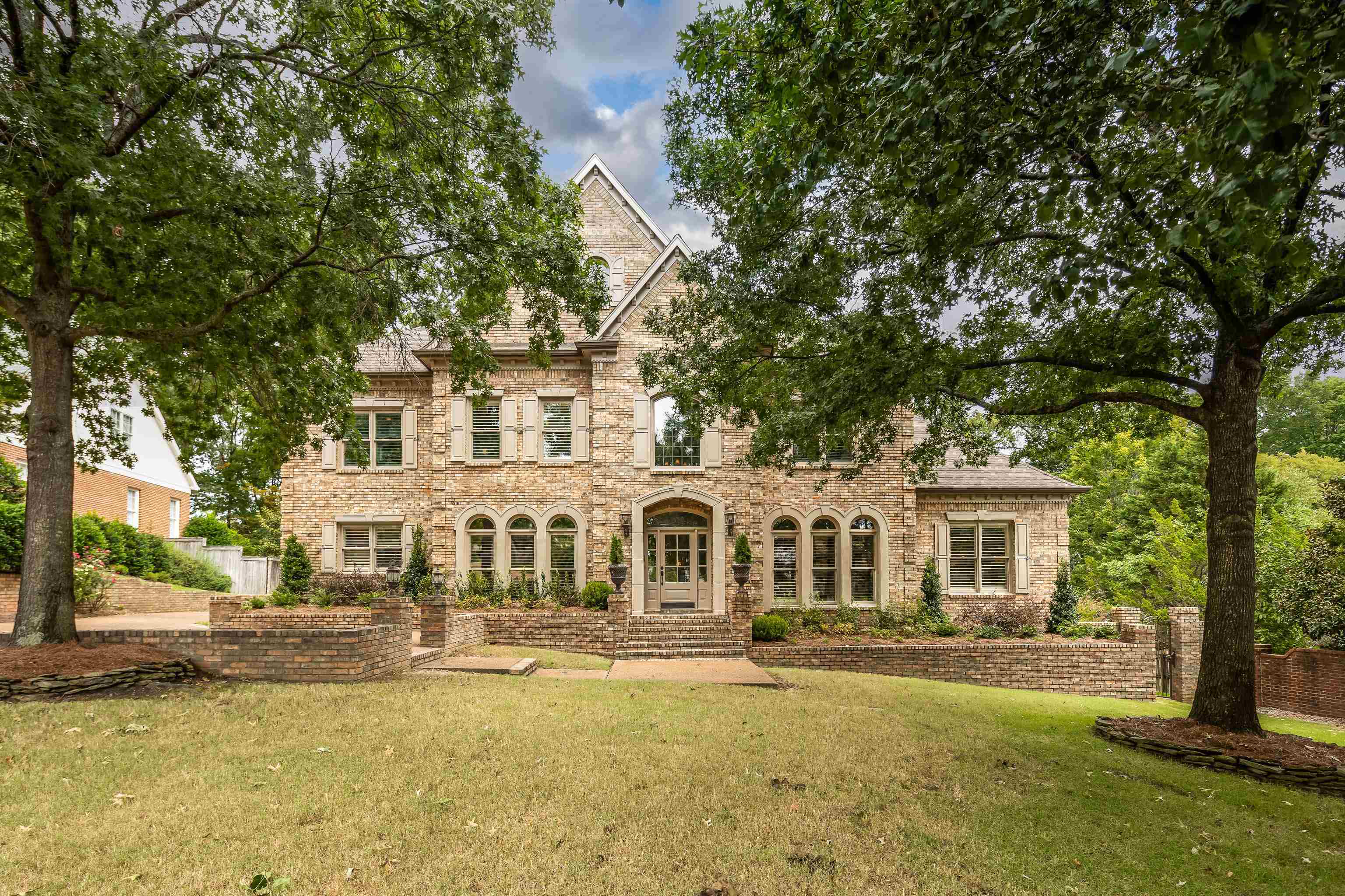 2397 LENNOX DR