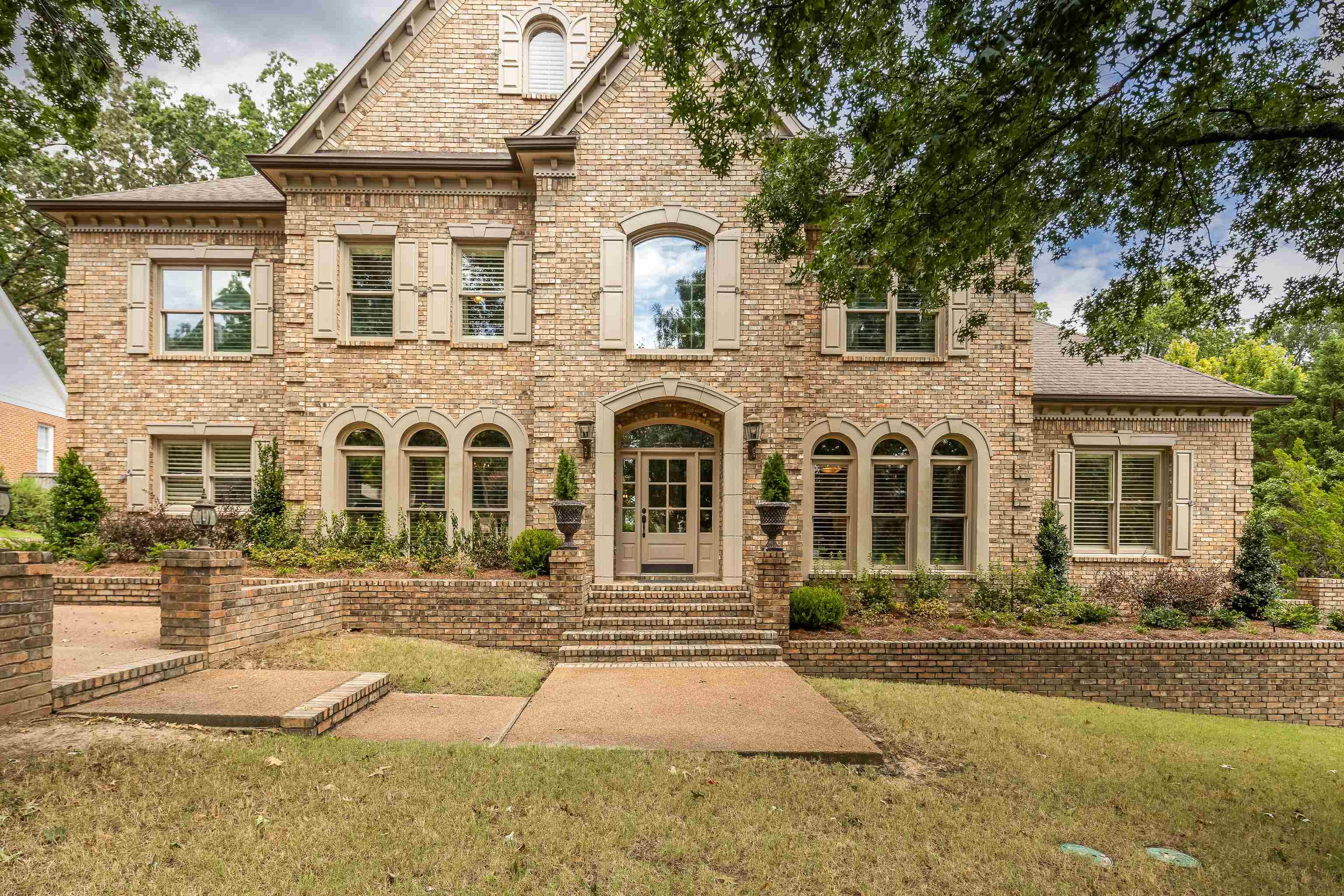 2397 LENNOX DR