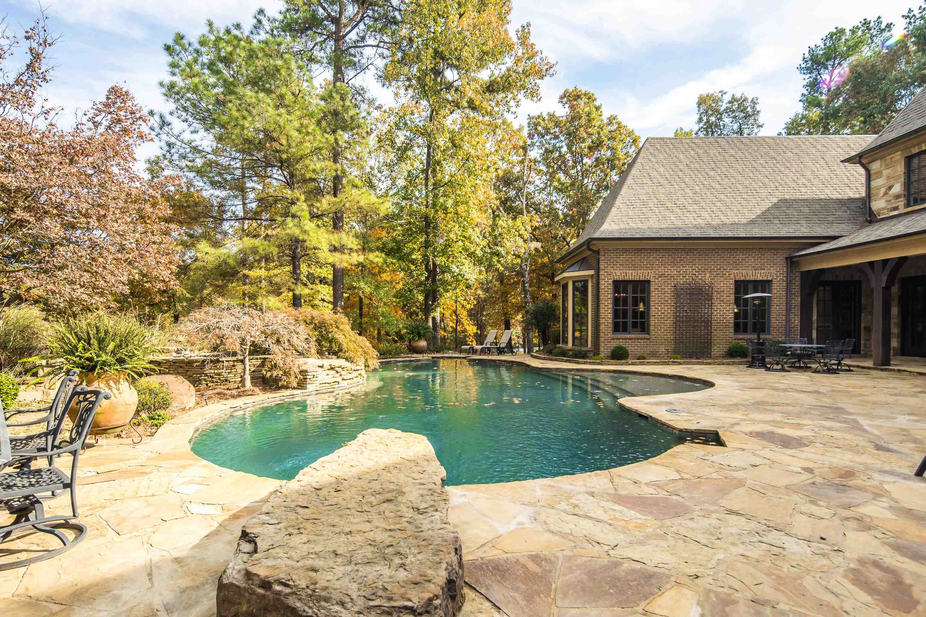 214 MOUNTAIN BROOK CV
