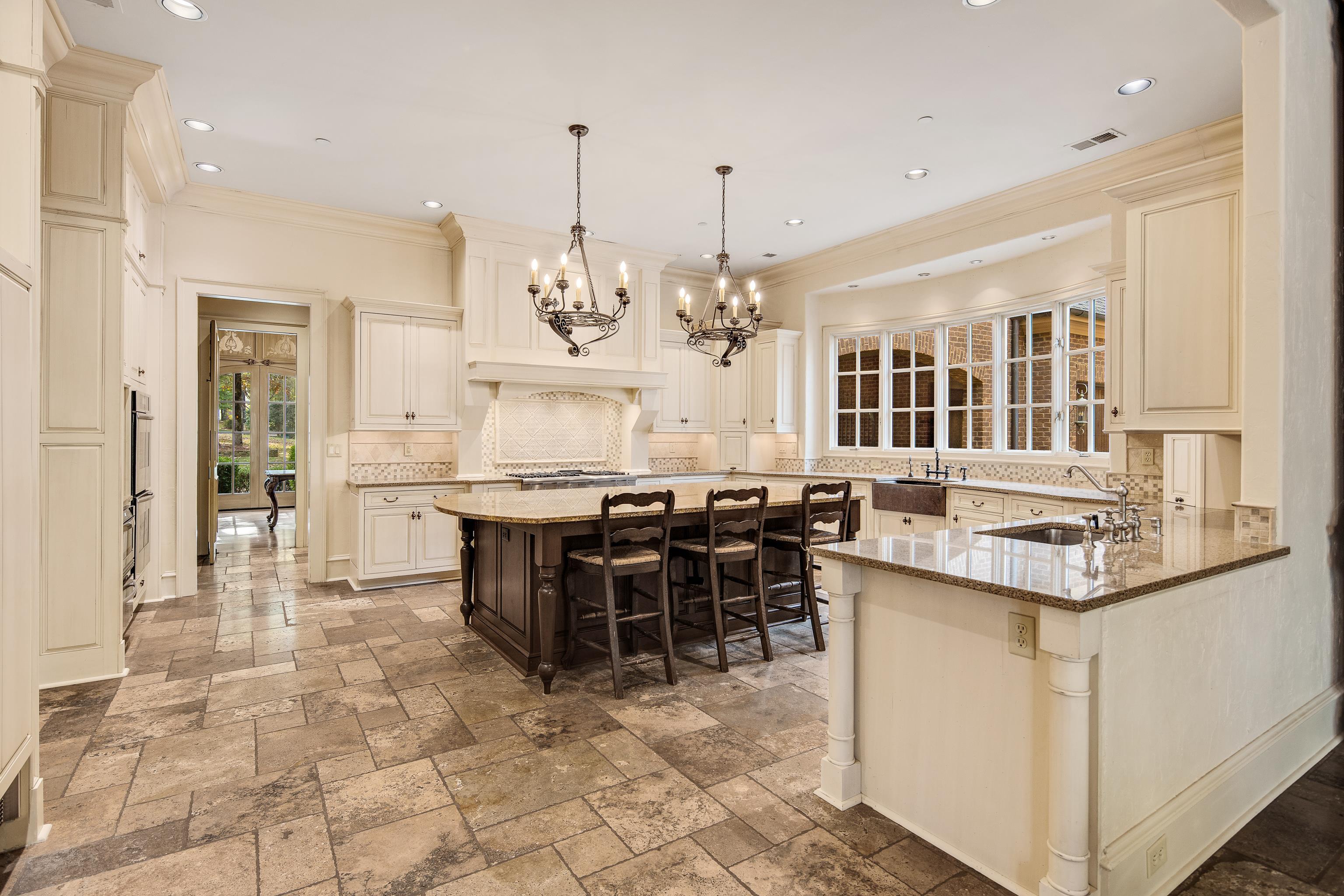 214 MOUNTAIN BROOK CV