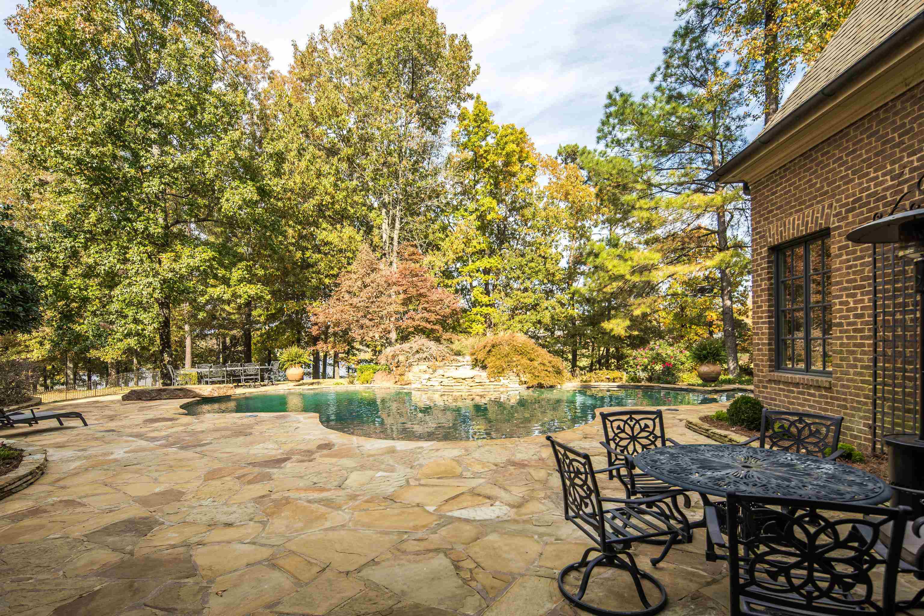 214 MOUNTAIN BROOK CV