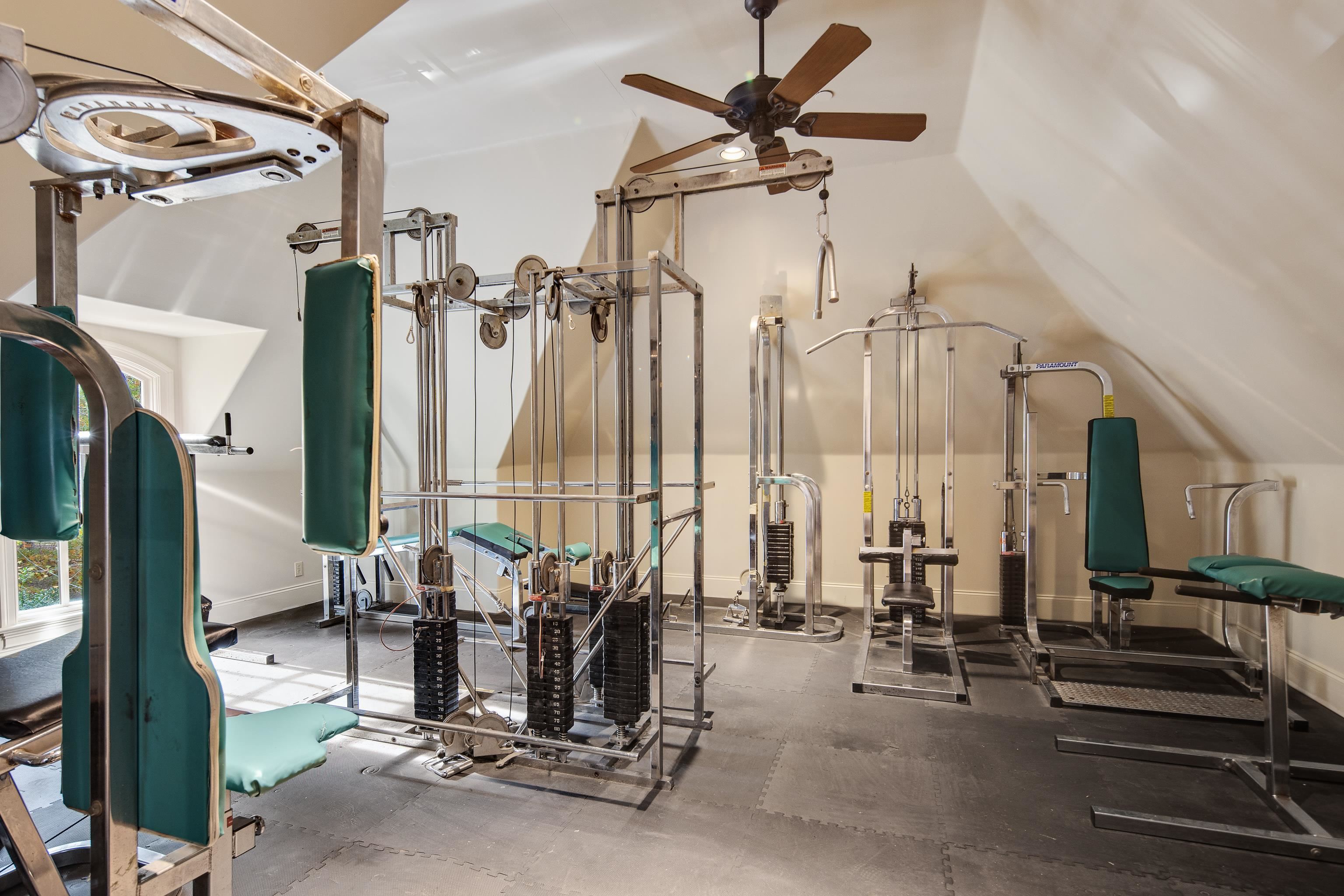 214 MOUNTAIN BROOK CV