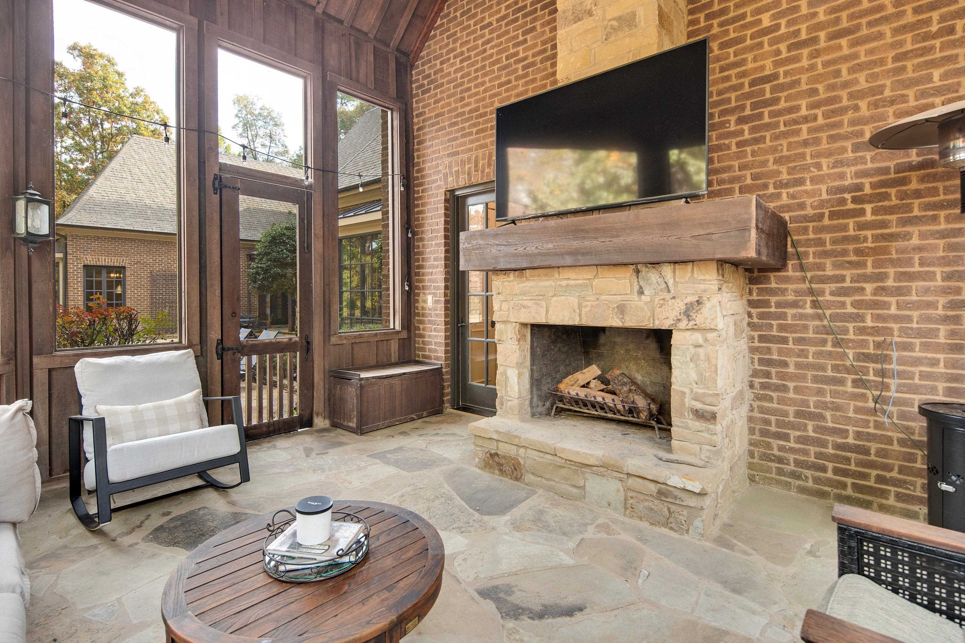 214 MOUNTAIN BROOK CV