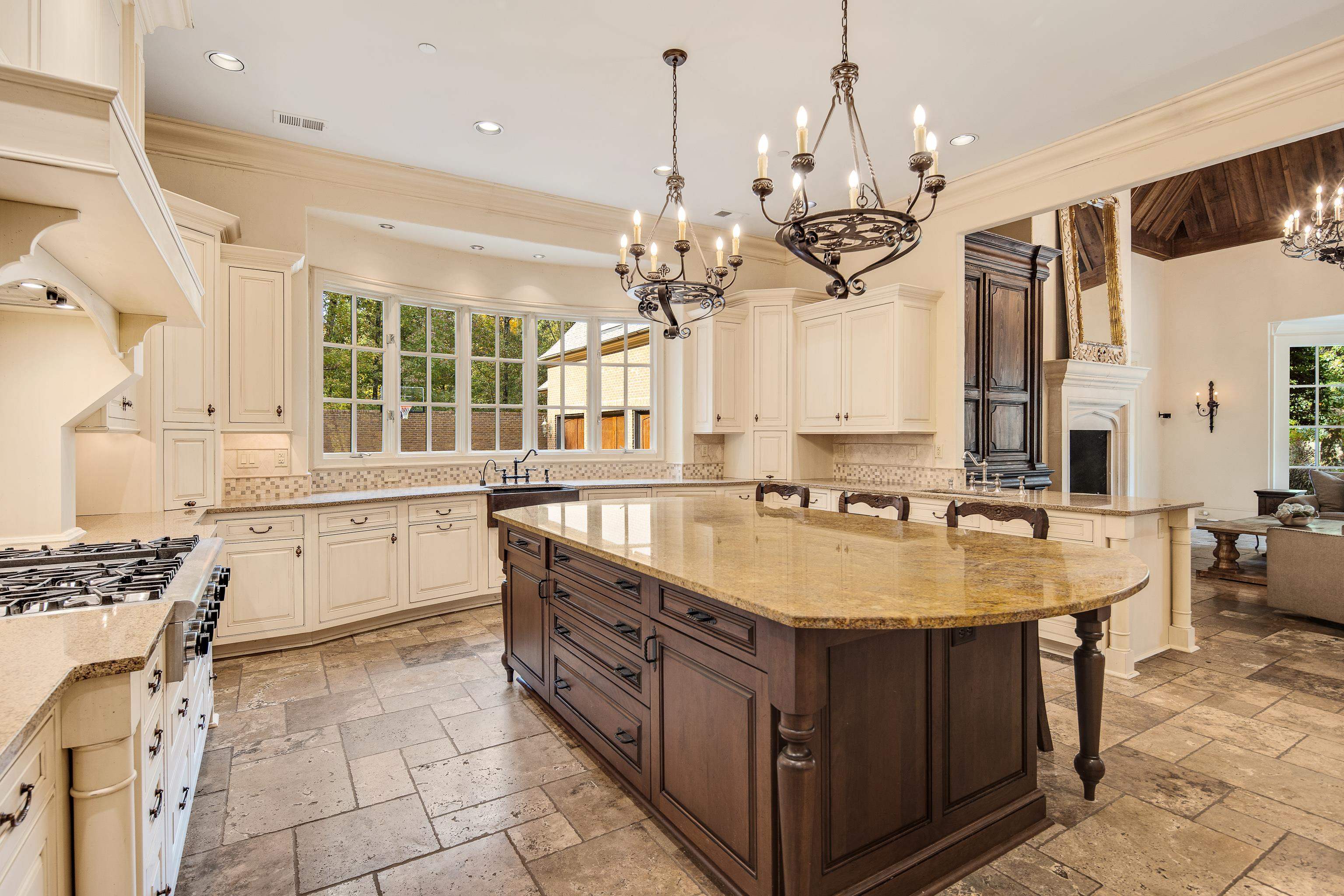 214 MOUNTAIN BROOK CV