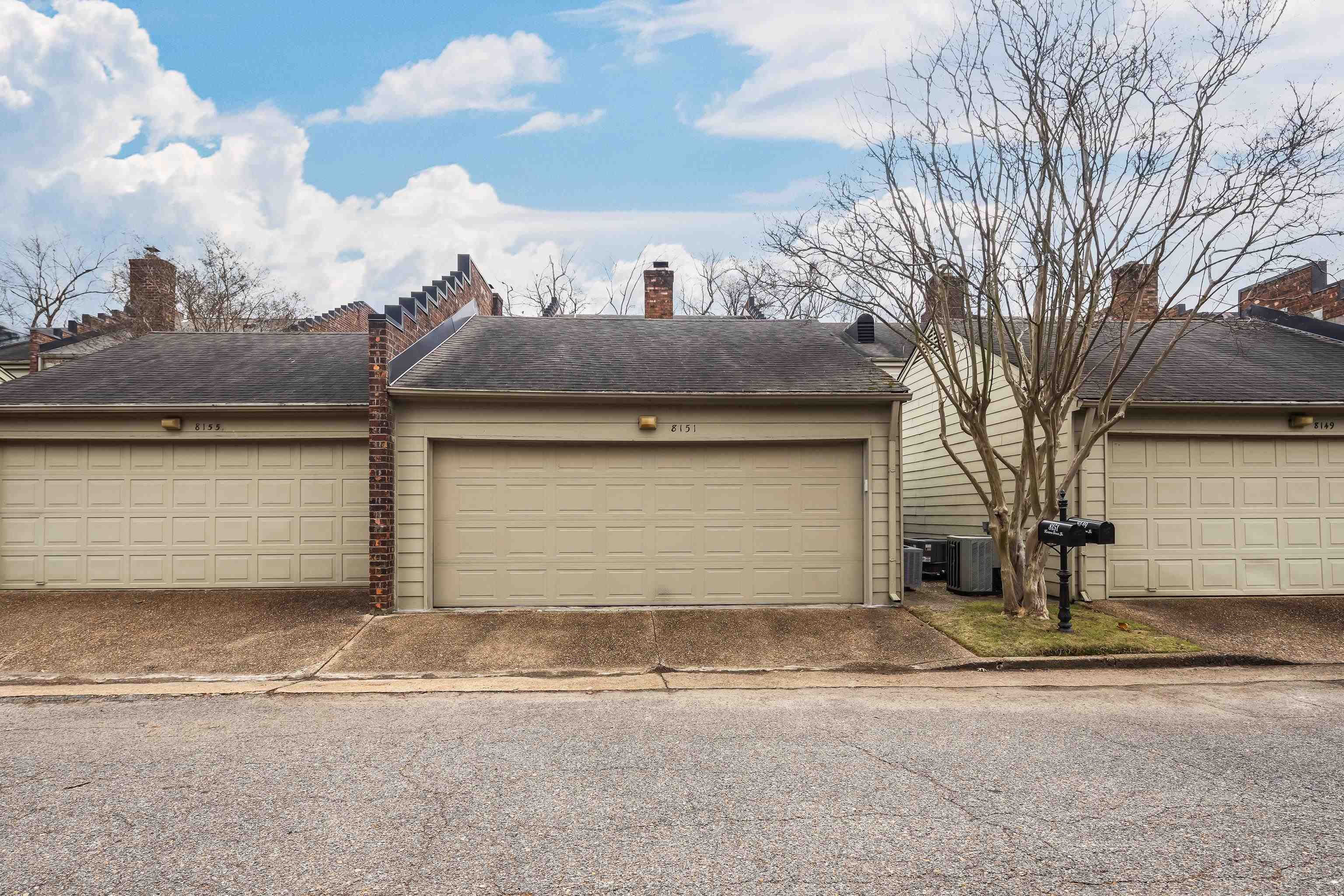 8151 HUNTERS GROVE LN