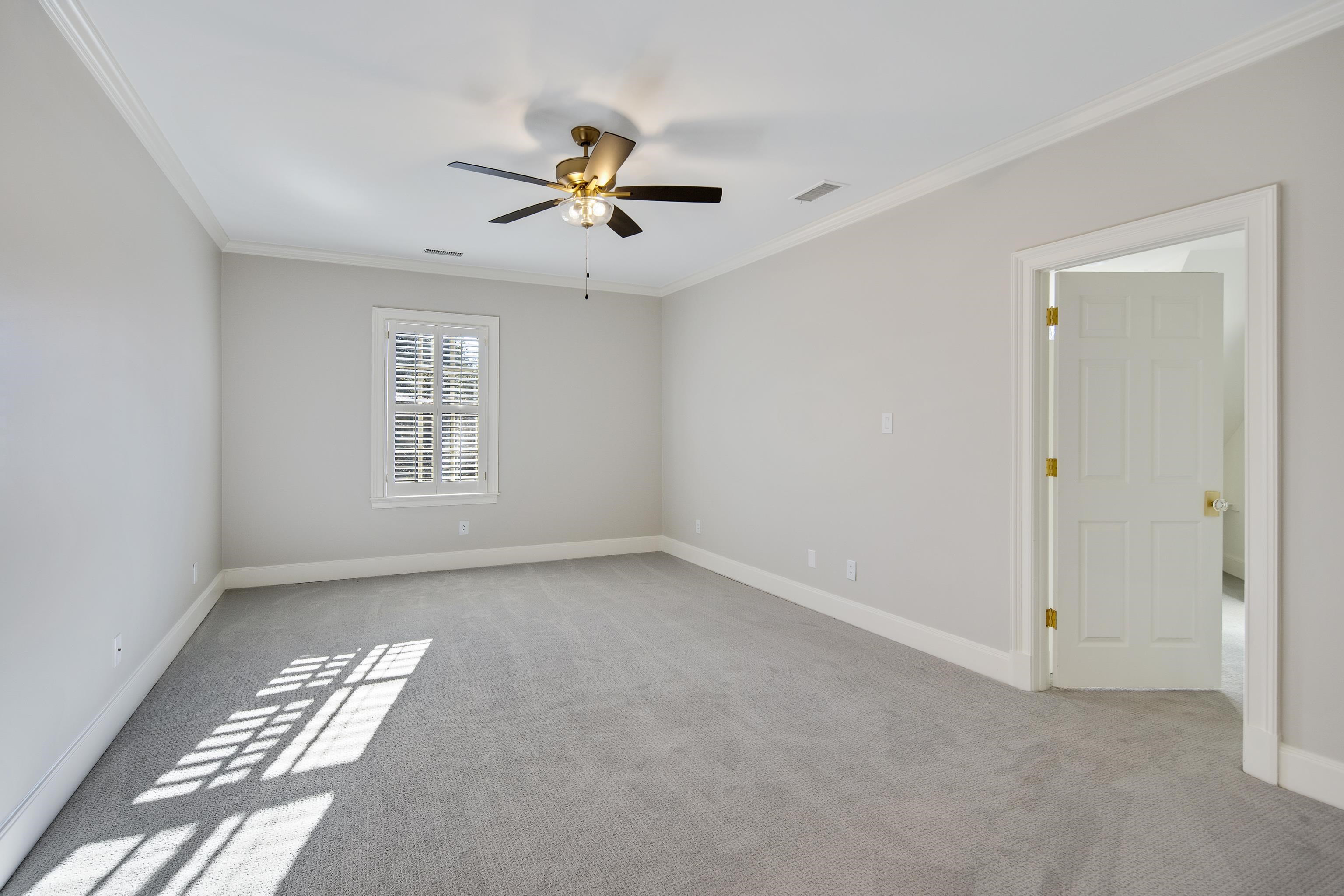 425 N RIVER OAKS RD
