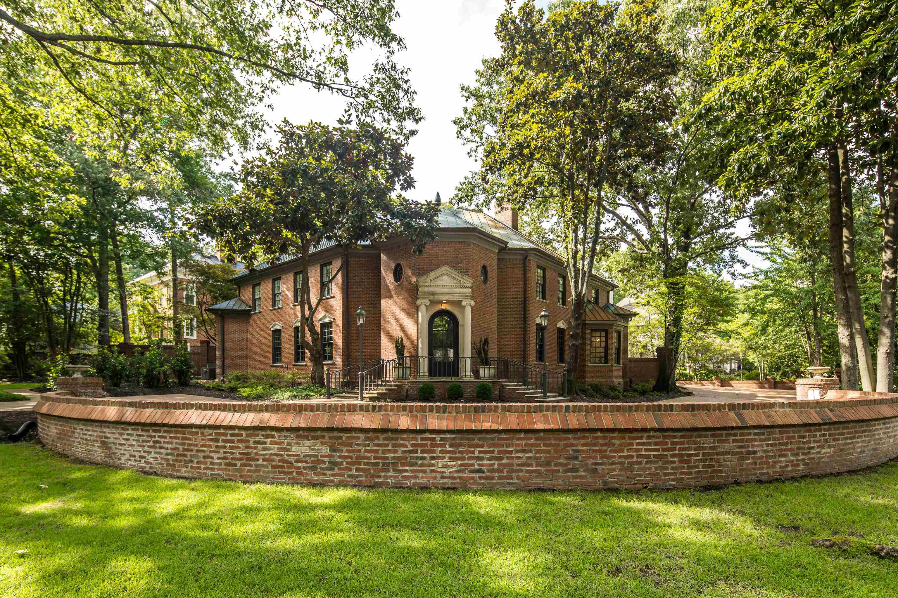 425 N RIVER OAKS RD