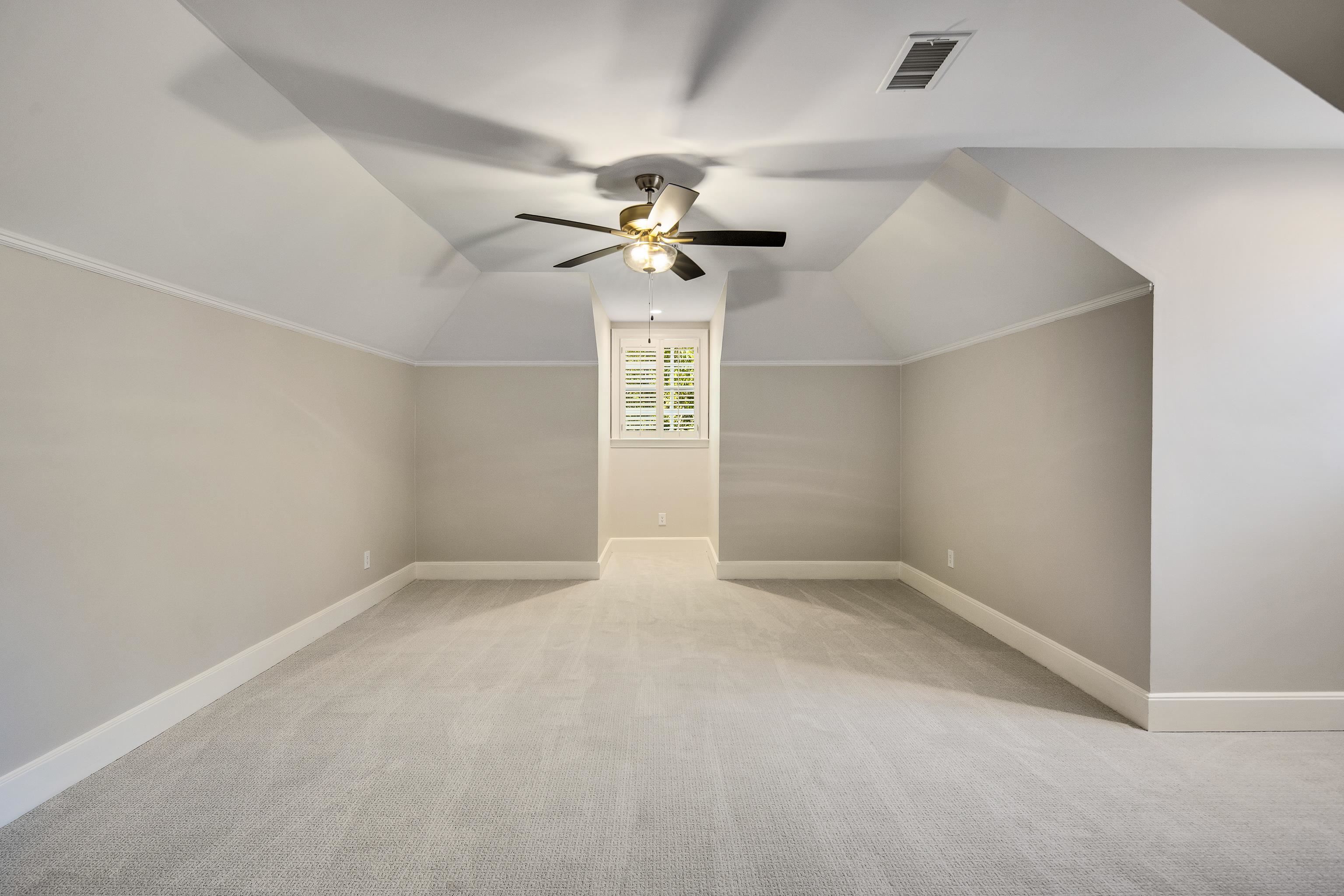 425 N RIVER OAKS RD