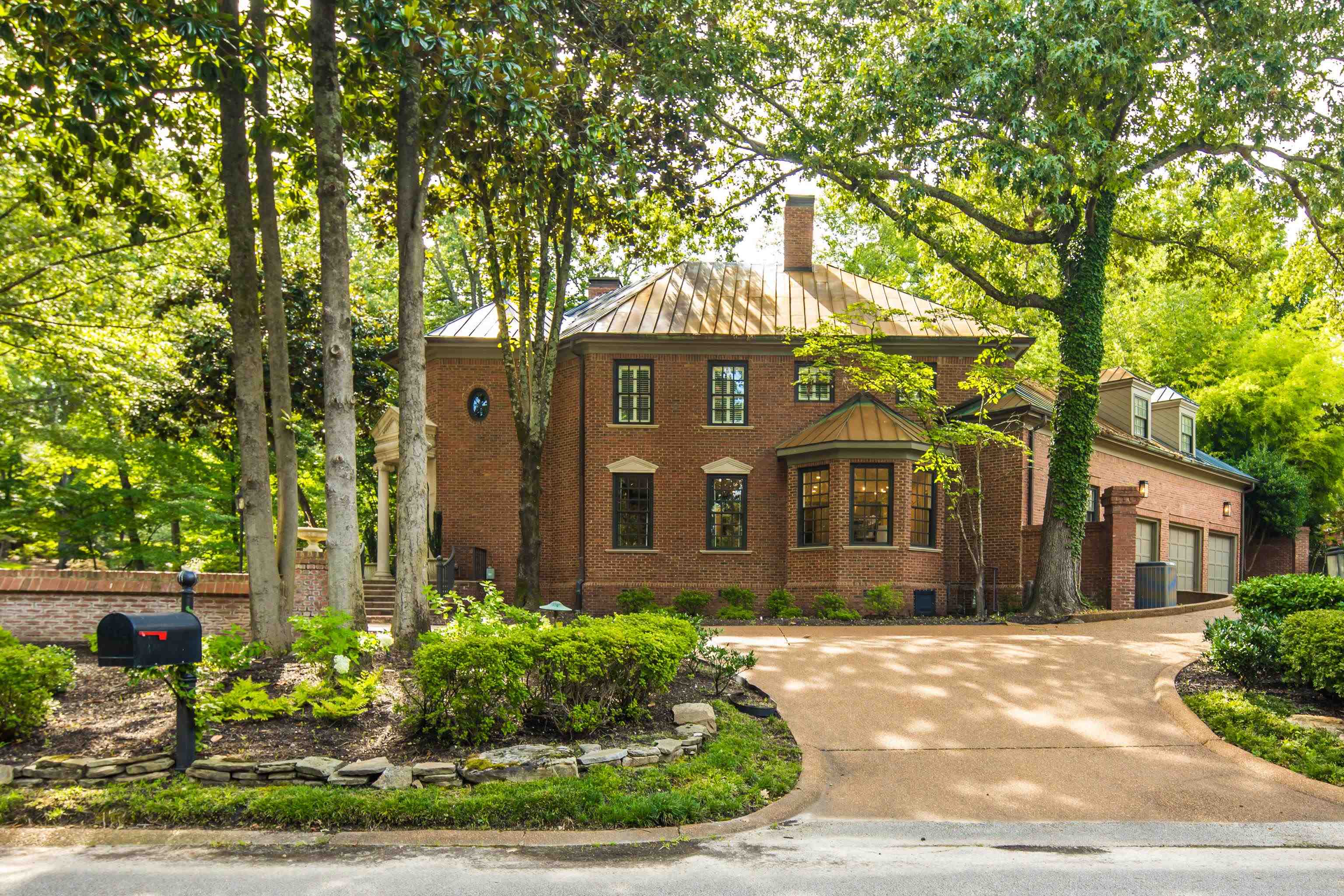 425 N RIVER OAKS RD
